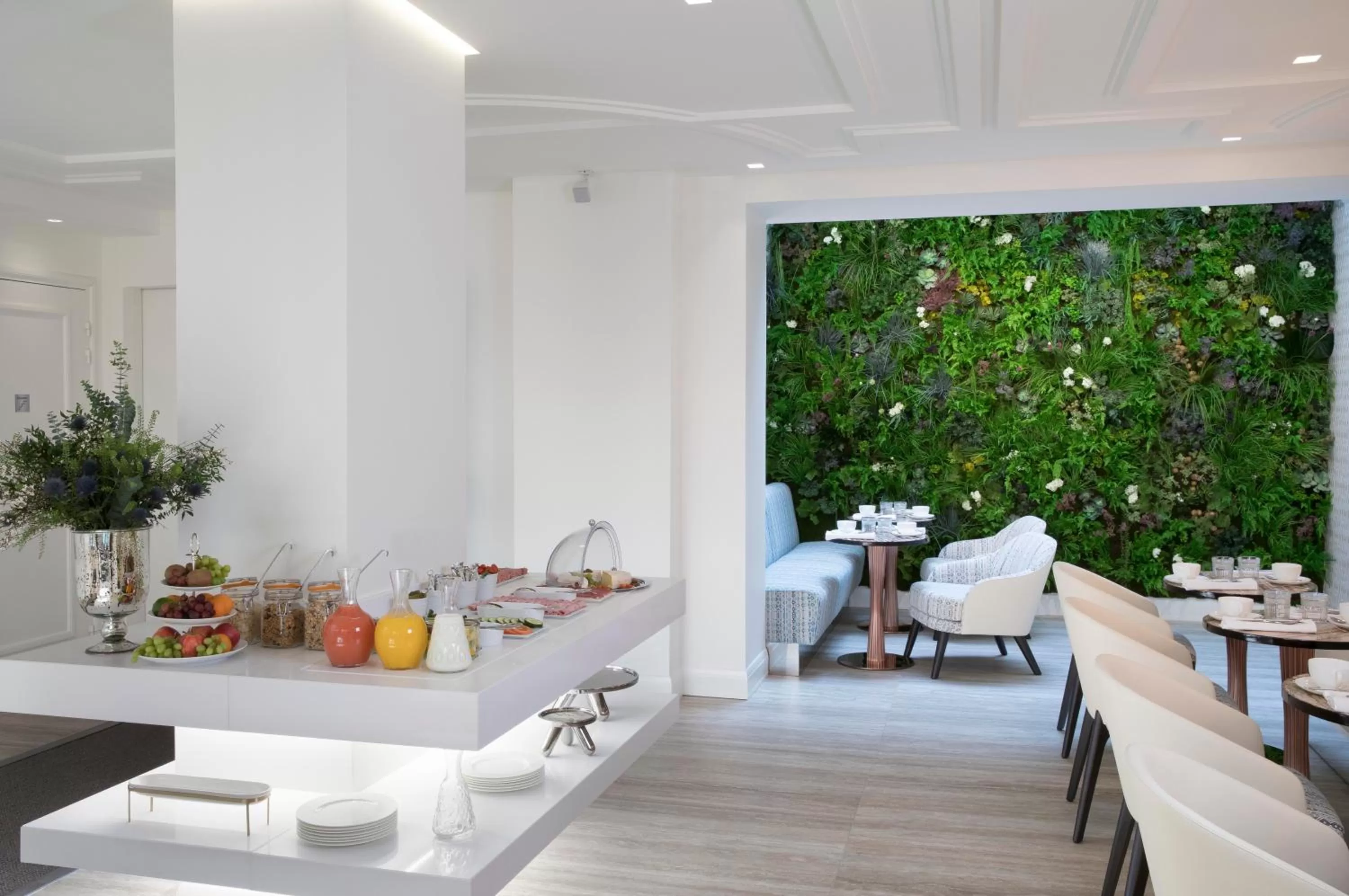 Food and drinks in Hôtel Dress Code