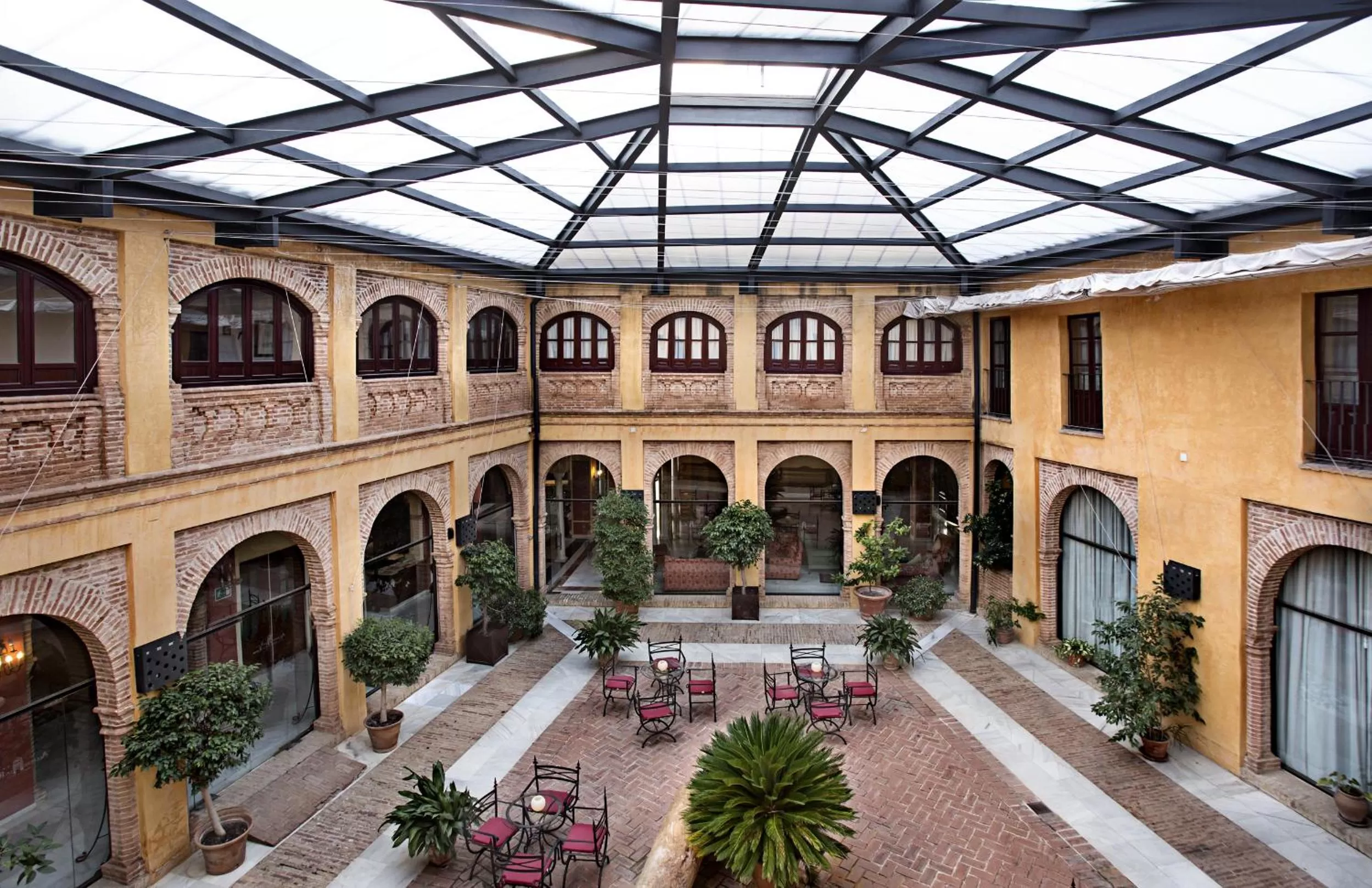 Patio in Hotel Alcázar de la Reina