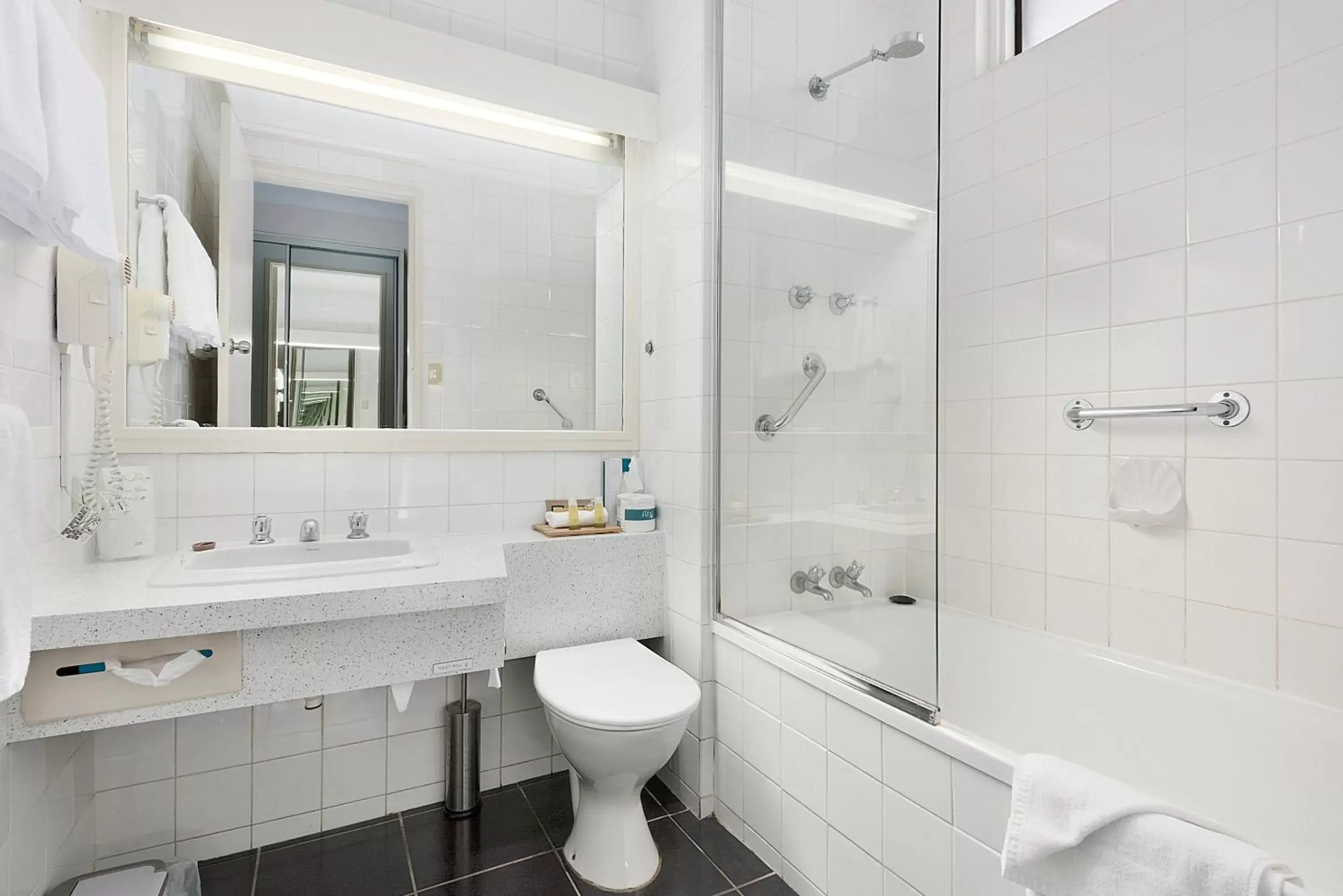 Bathroom in Beachfront Voyager Motor Inn