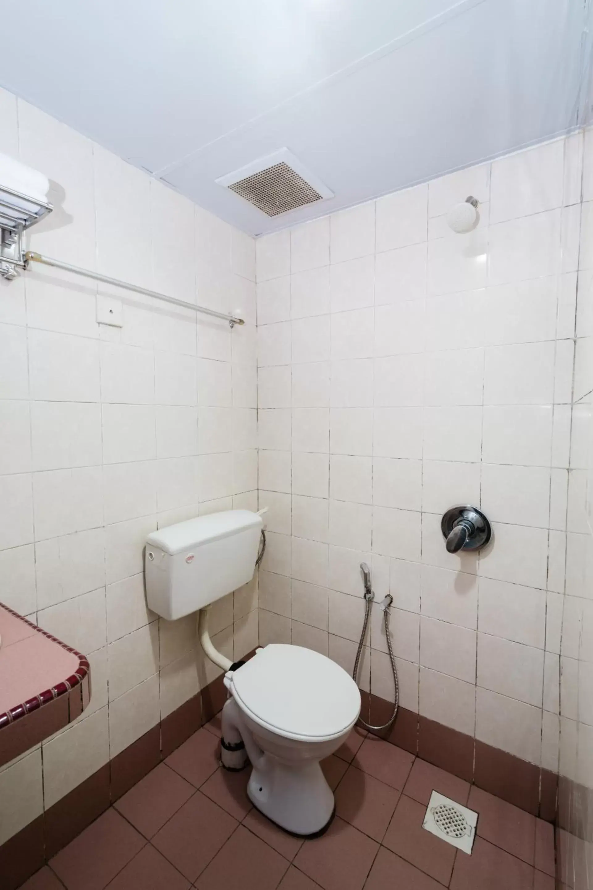 Toilet, Bathroom in OYO 89578 Dung Fang Hotel No.1 Sibu