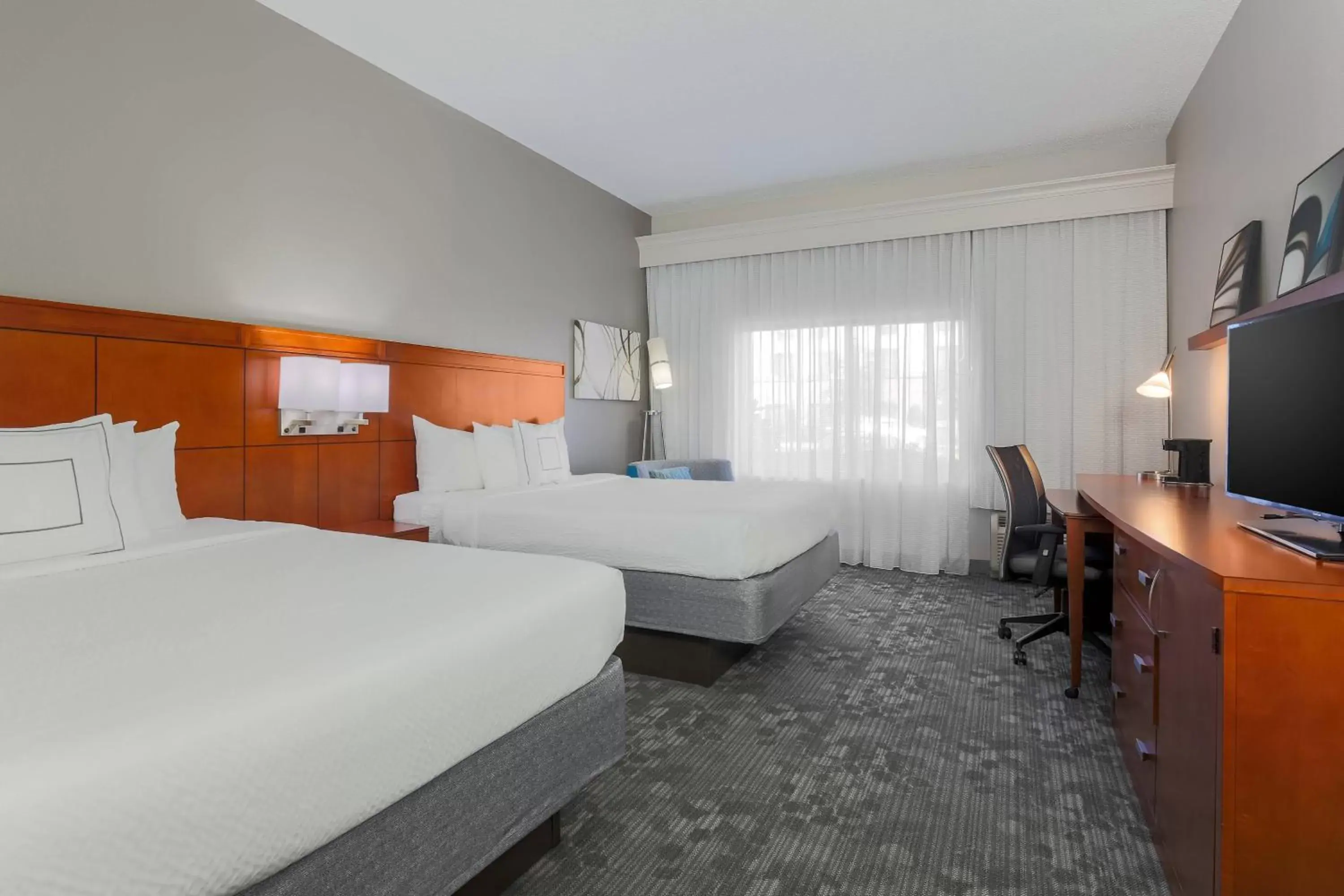 Photo of the whole room, Bed in Courtyard by Marriott Monroe Airport