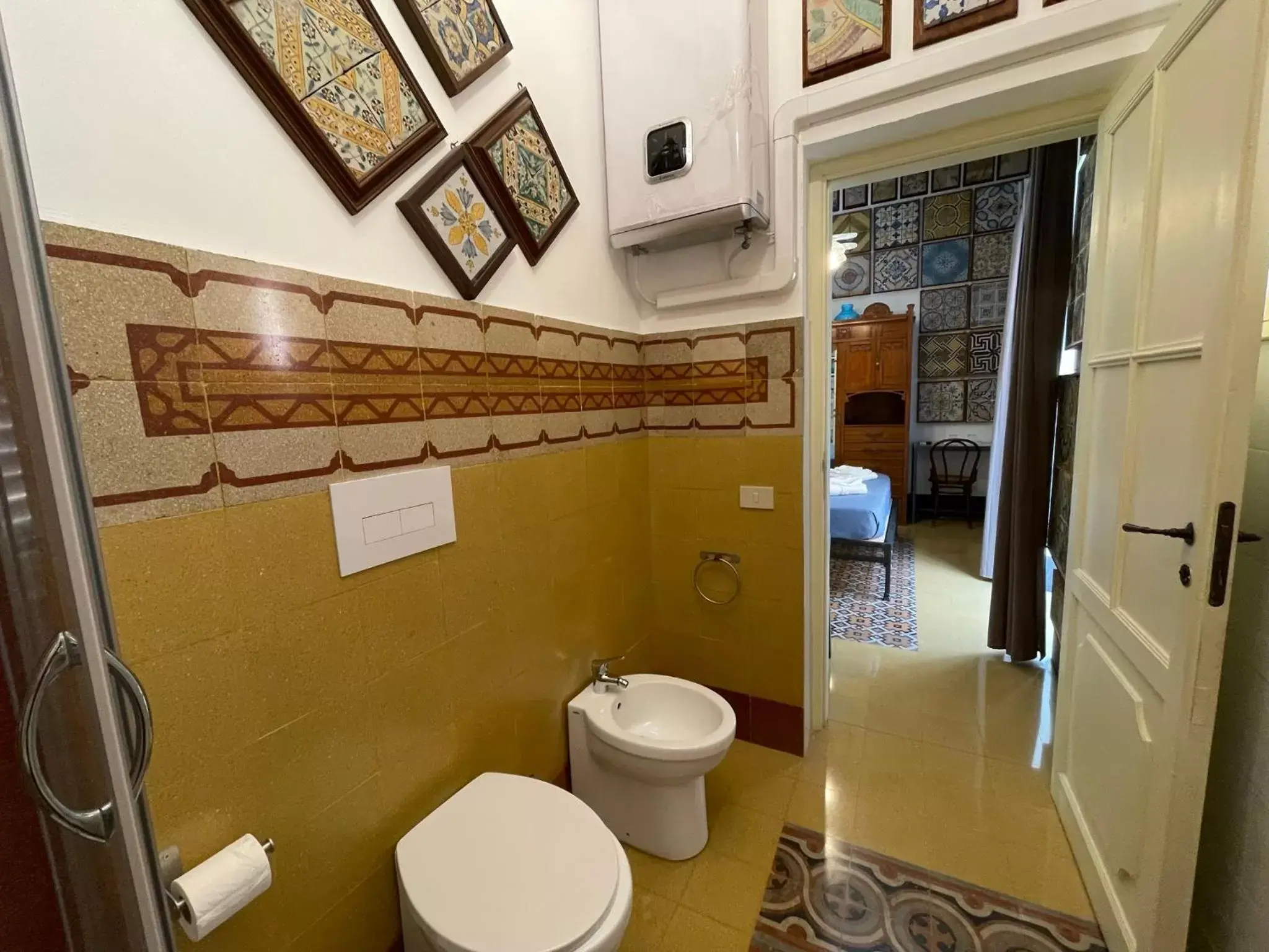 Toilet, Bathroom in Stanze al Genio B&B