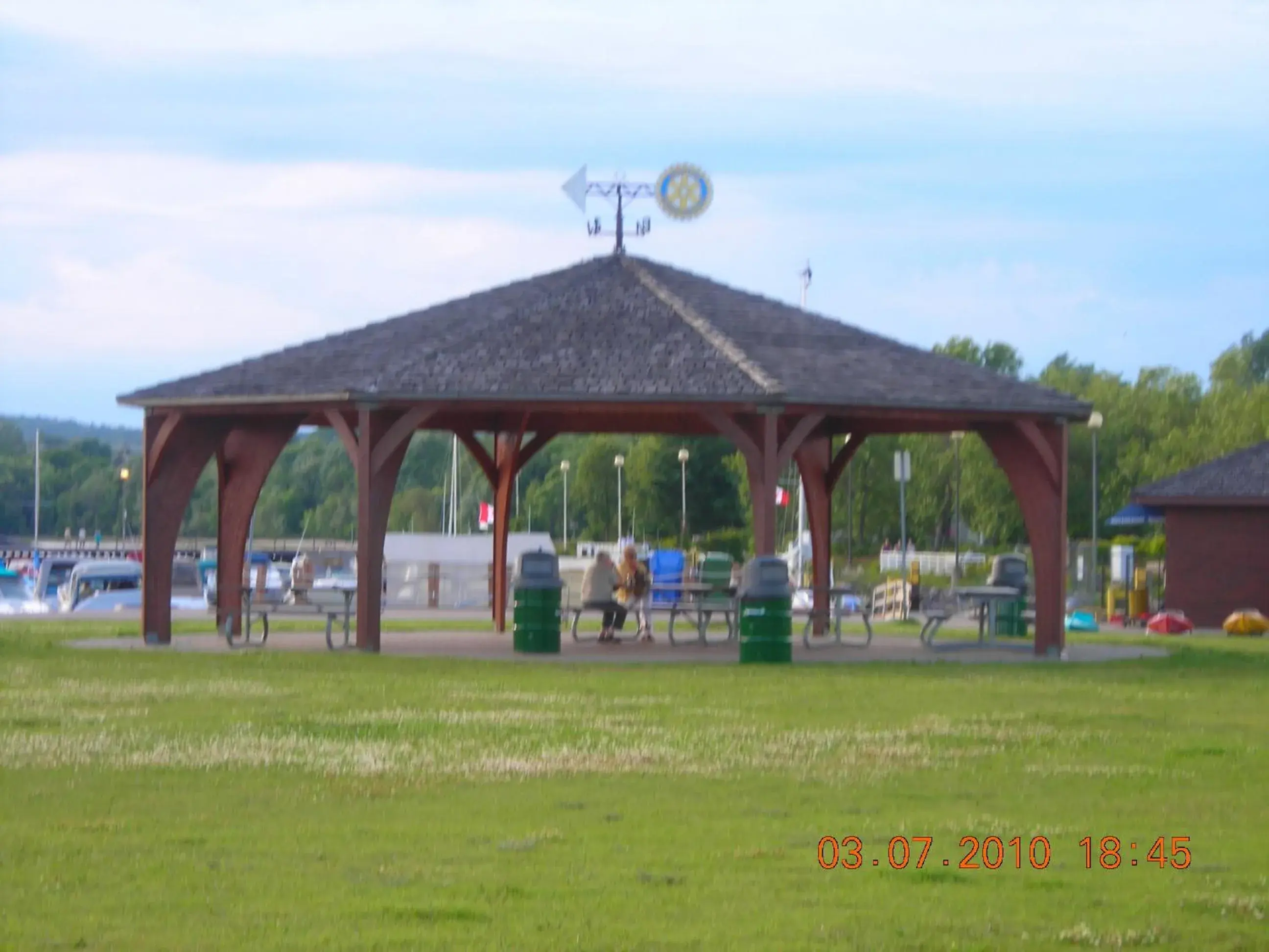 Area and facilities in North Bay Inn