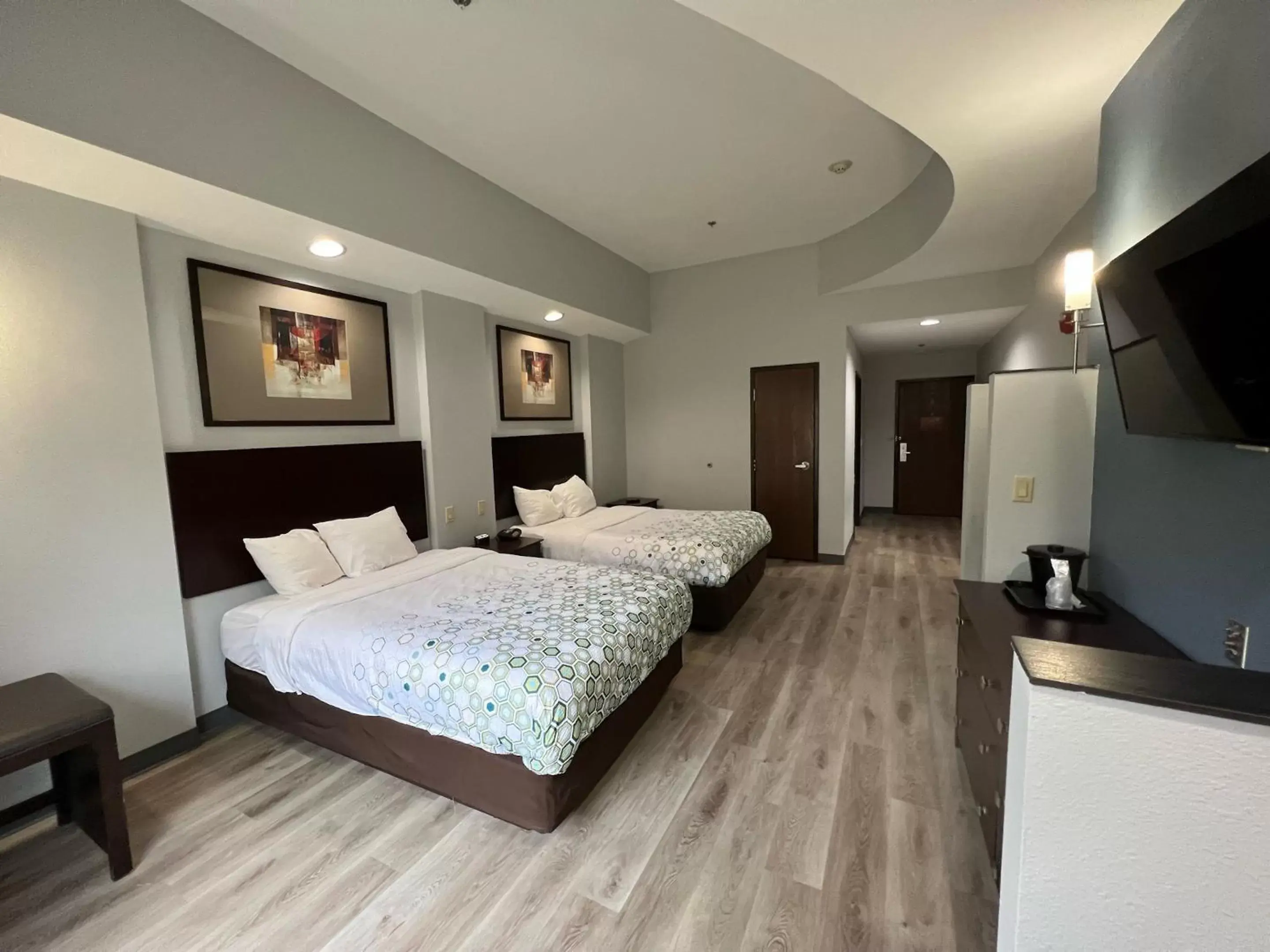 Photo of the whole room, Bed in HomeTowne Studios & Suites Washington Photo of the whole room, Bed in HomeTowne Studios & Suites Washington