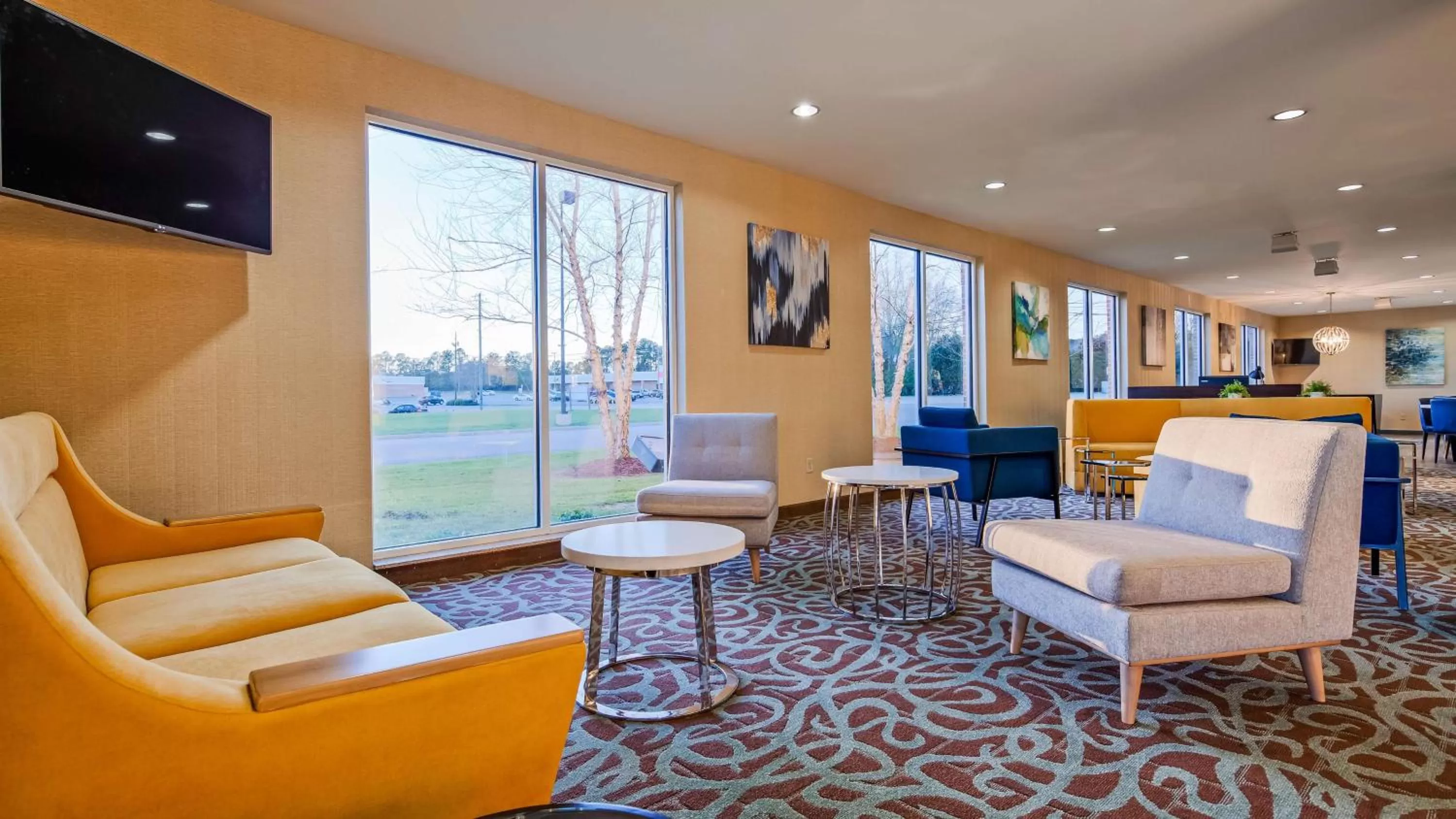 Lobby or reception in Best Western Dothan Inn & Suites