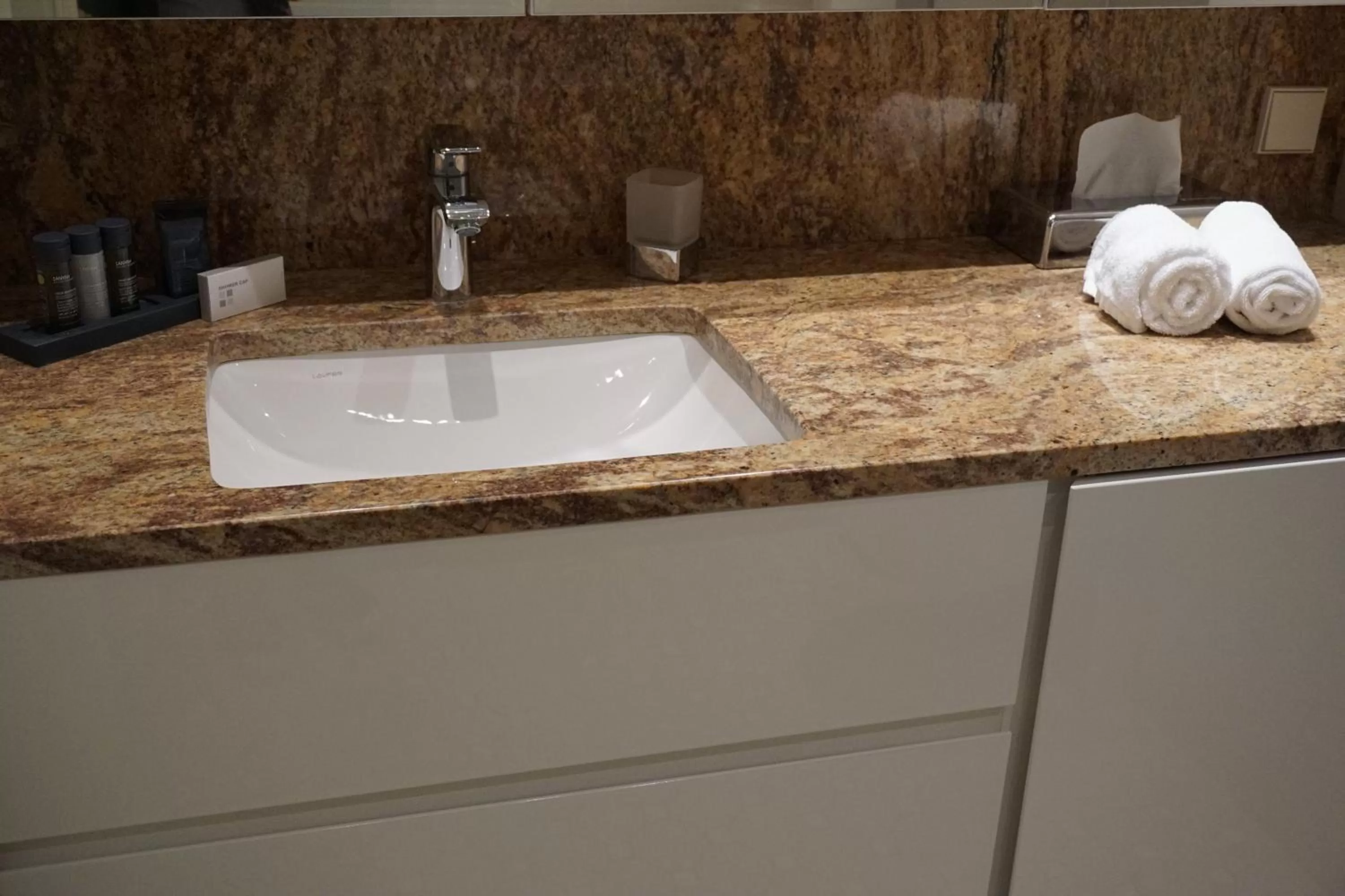 Toilet in Wooden Villa APARTMENTS