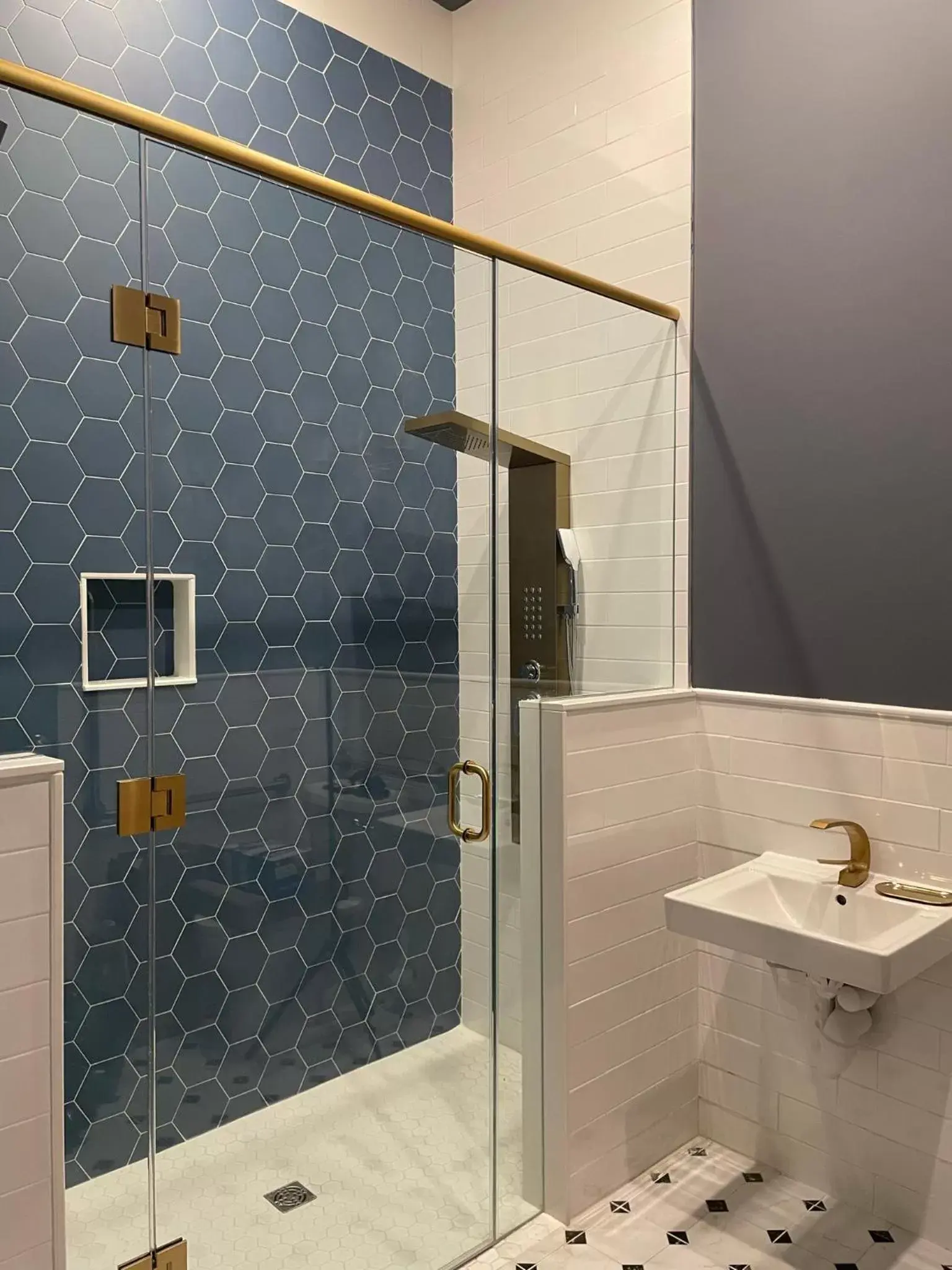 Shower, Bathroom in Niagara Grandview Boutique Hotel