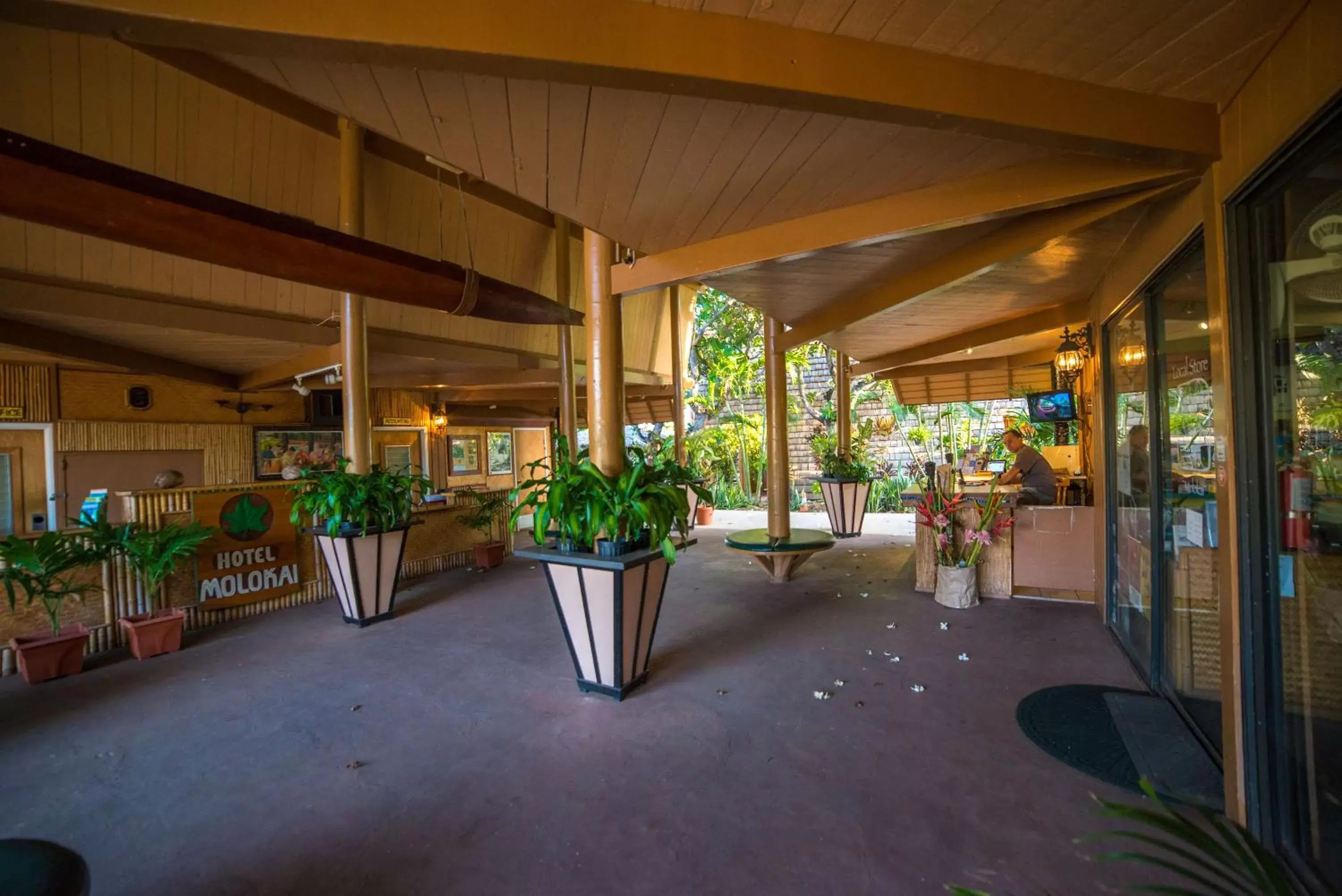 Lobby or reception in Hotel Molokai