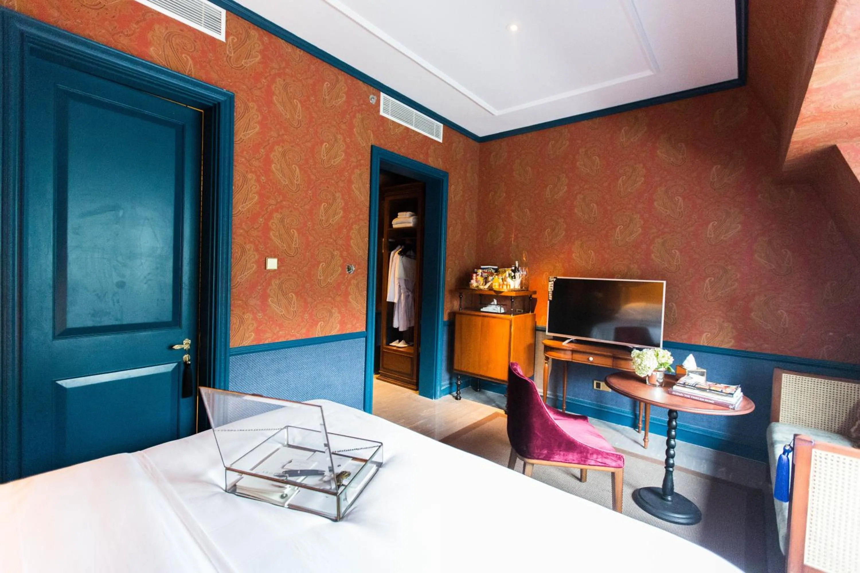 Bedroom, Bed in The Gunawarman