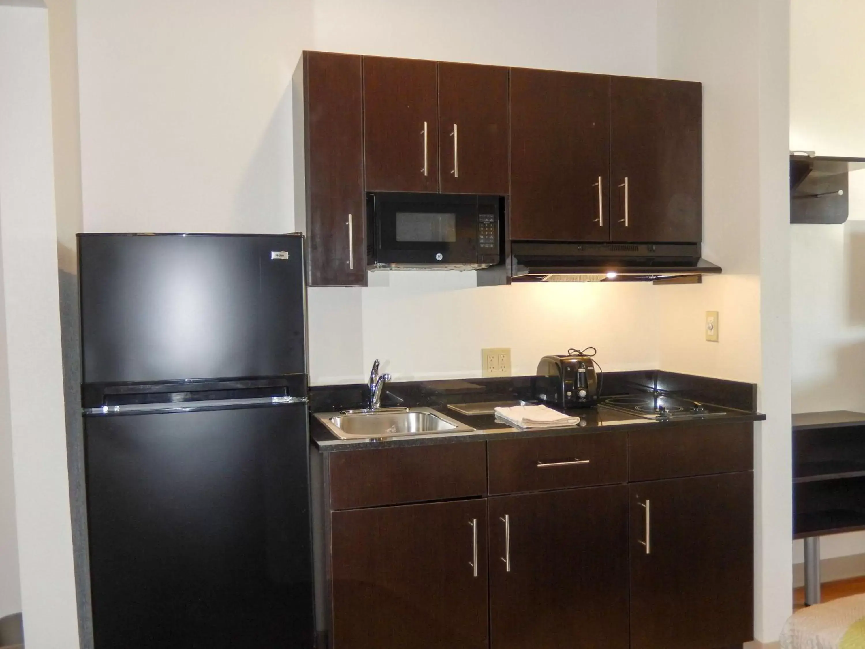 Kitchen or kitchenette, Kitchen/Kitchenette in Studio 6-Yukon, OK