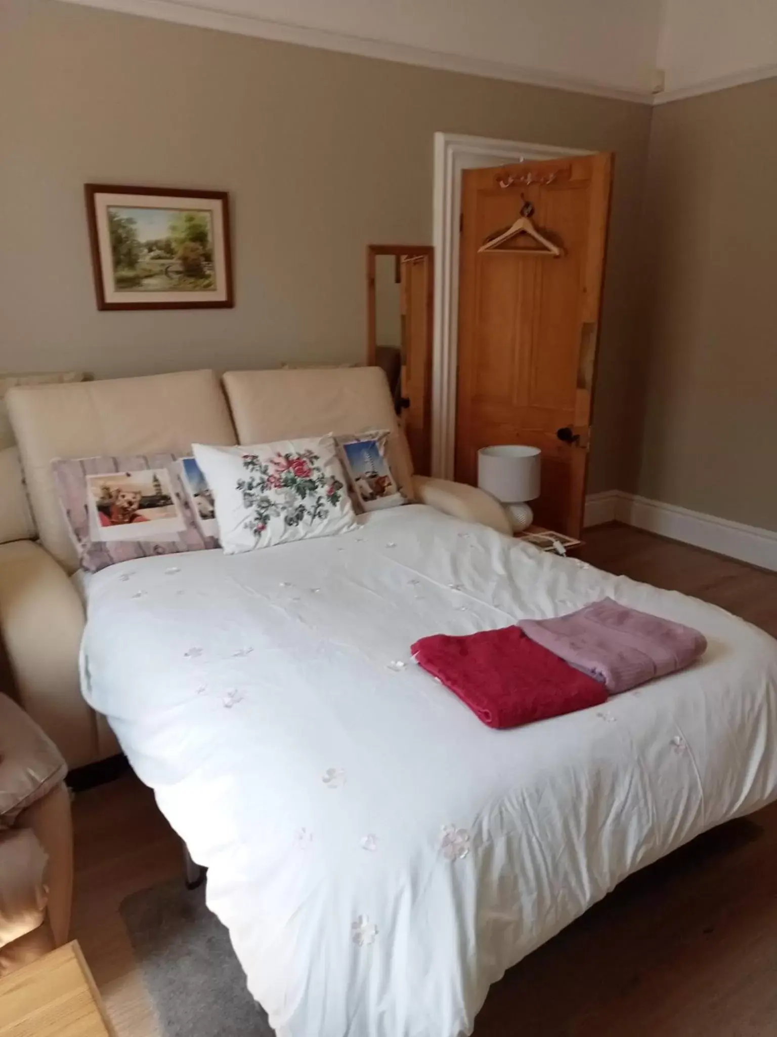 Bed in Private rooms with breakfast in Bishop Auckland