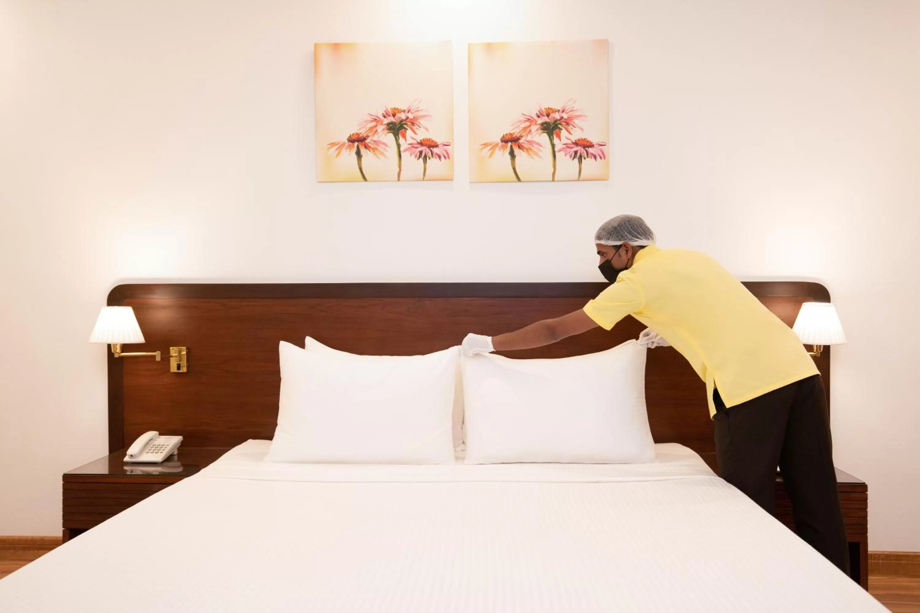 Bed in Lemon Tree Hotel Manali