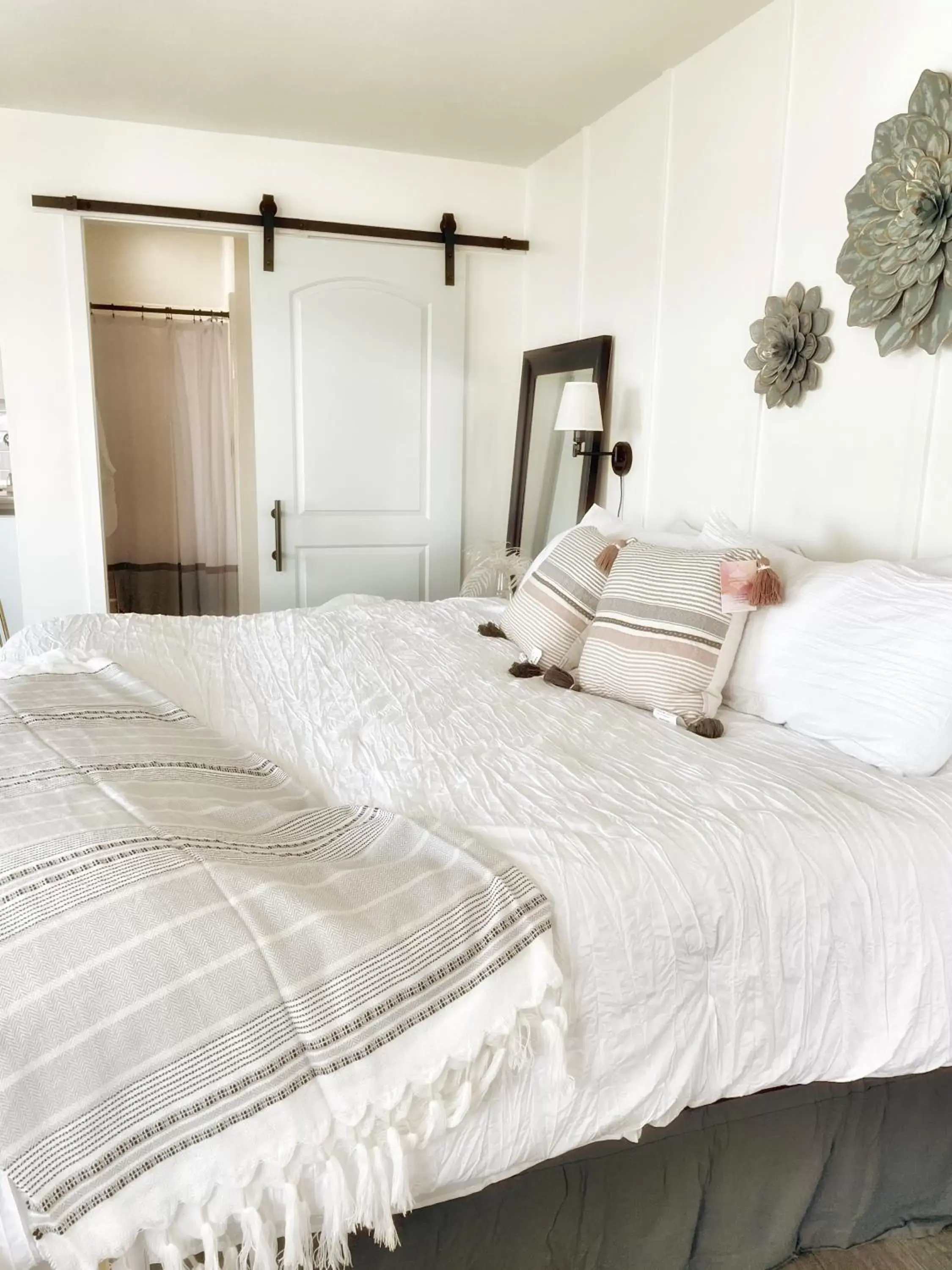 Bed in The Shack Inn Bed in The Shack Inn