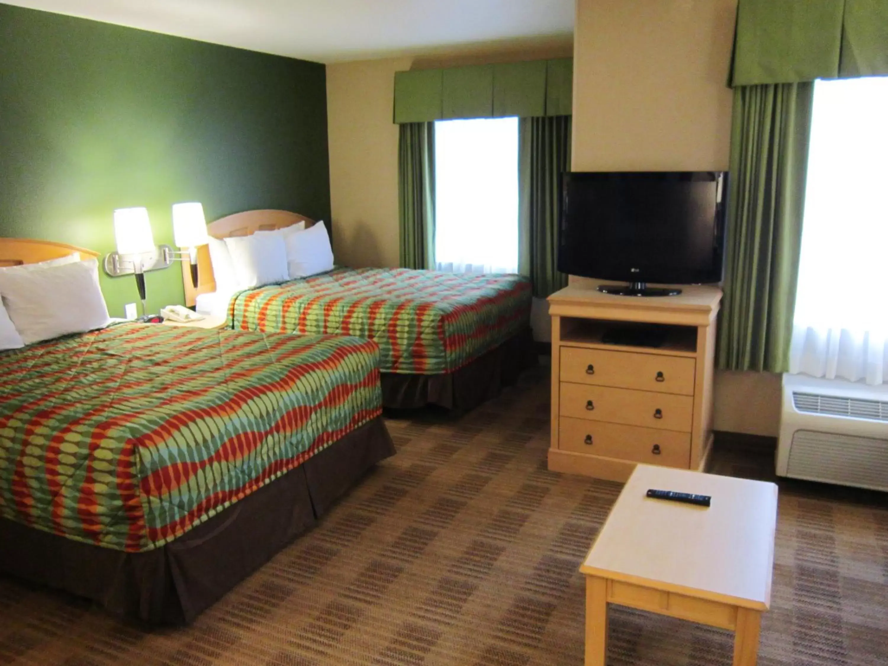 Bedroom, Bed in Extended Stay America Suites - Orlando - Lake Buena Vista
