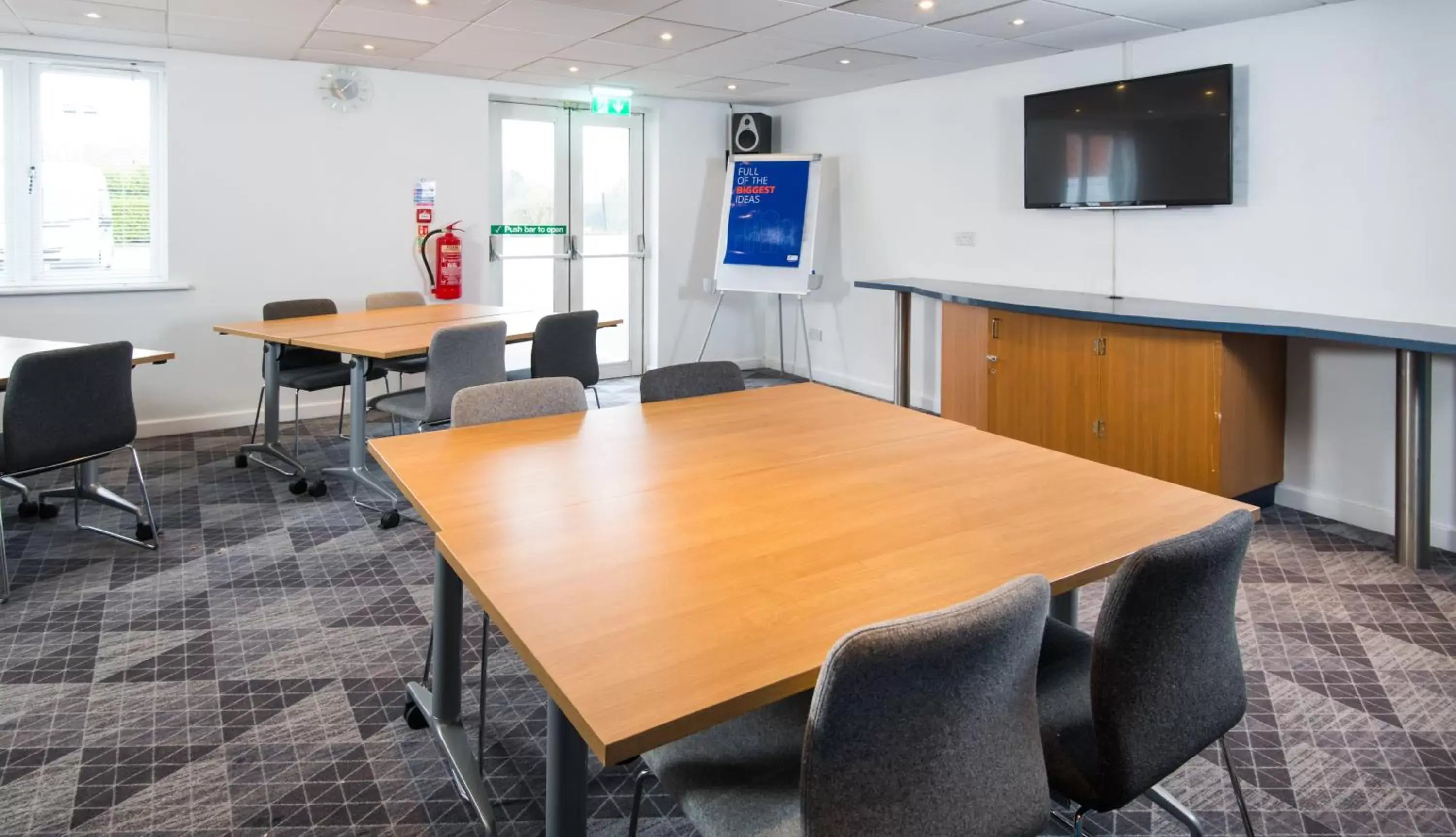 Meeting/conference room, Dining Area in Holiday Inn Express Manchester East, an IHG Hotel