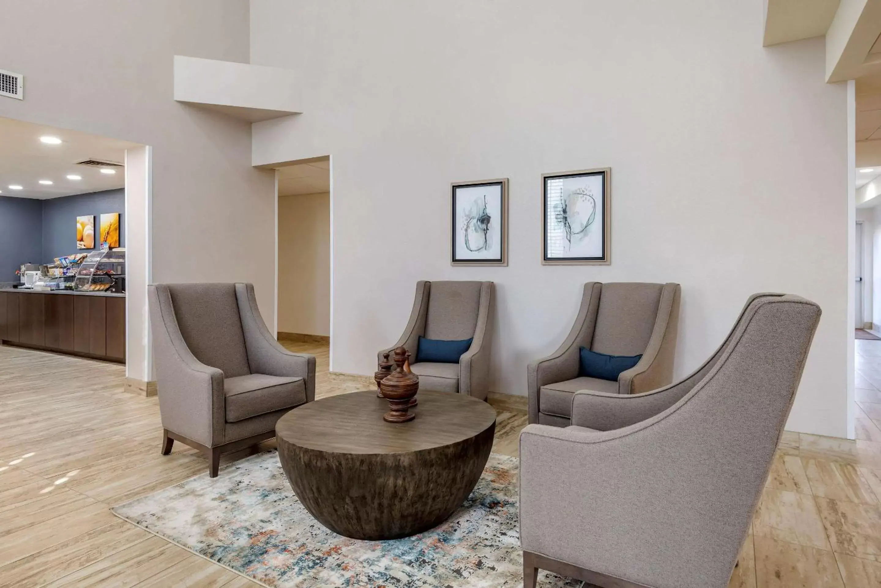 Lobby or reception, Seating Area in Comfort Suites near Birkdale Village - Huntersville
