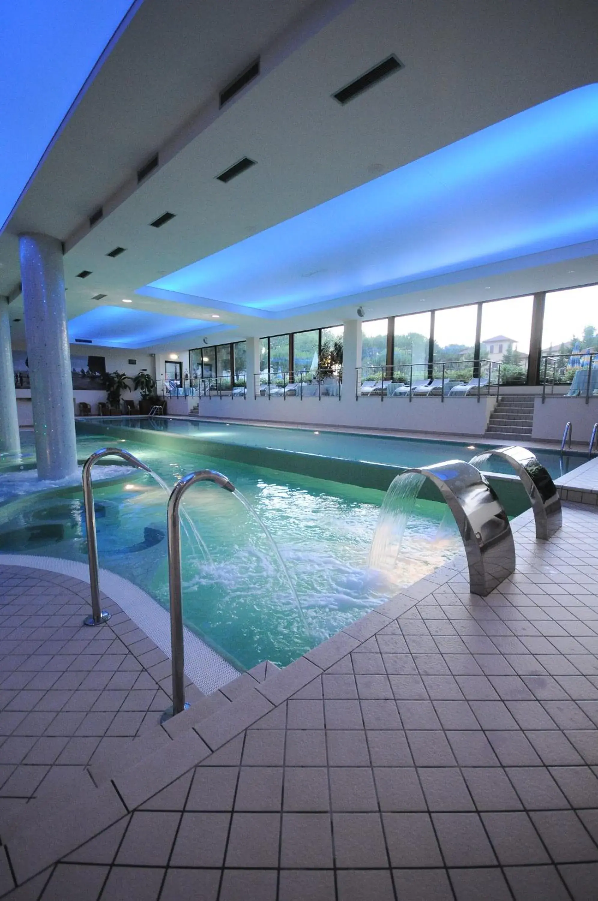 Public Bath, Swimming Pool in Club Hotel Dante Cervia