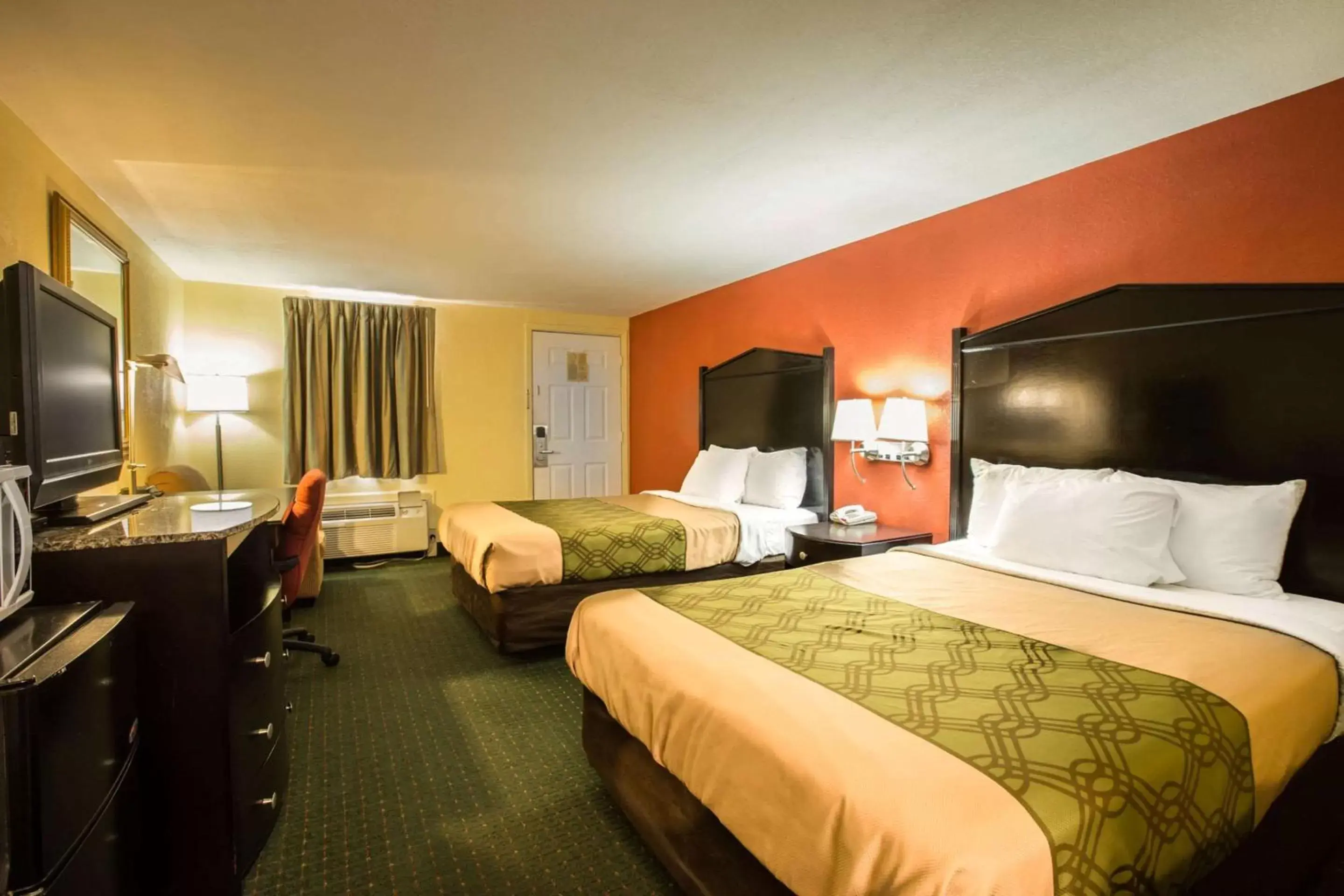 Double Room with Two Double Beds - Non-Smoking in Econo Lodge Kingsport