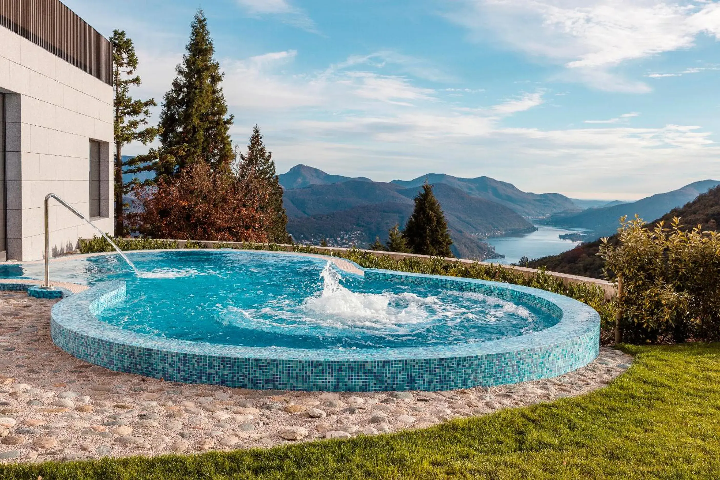 Swimming Pool in Kurhaus Cademario Hotel & DOT Spa - Ticino Hotels Group