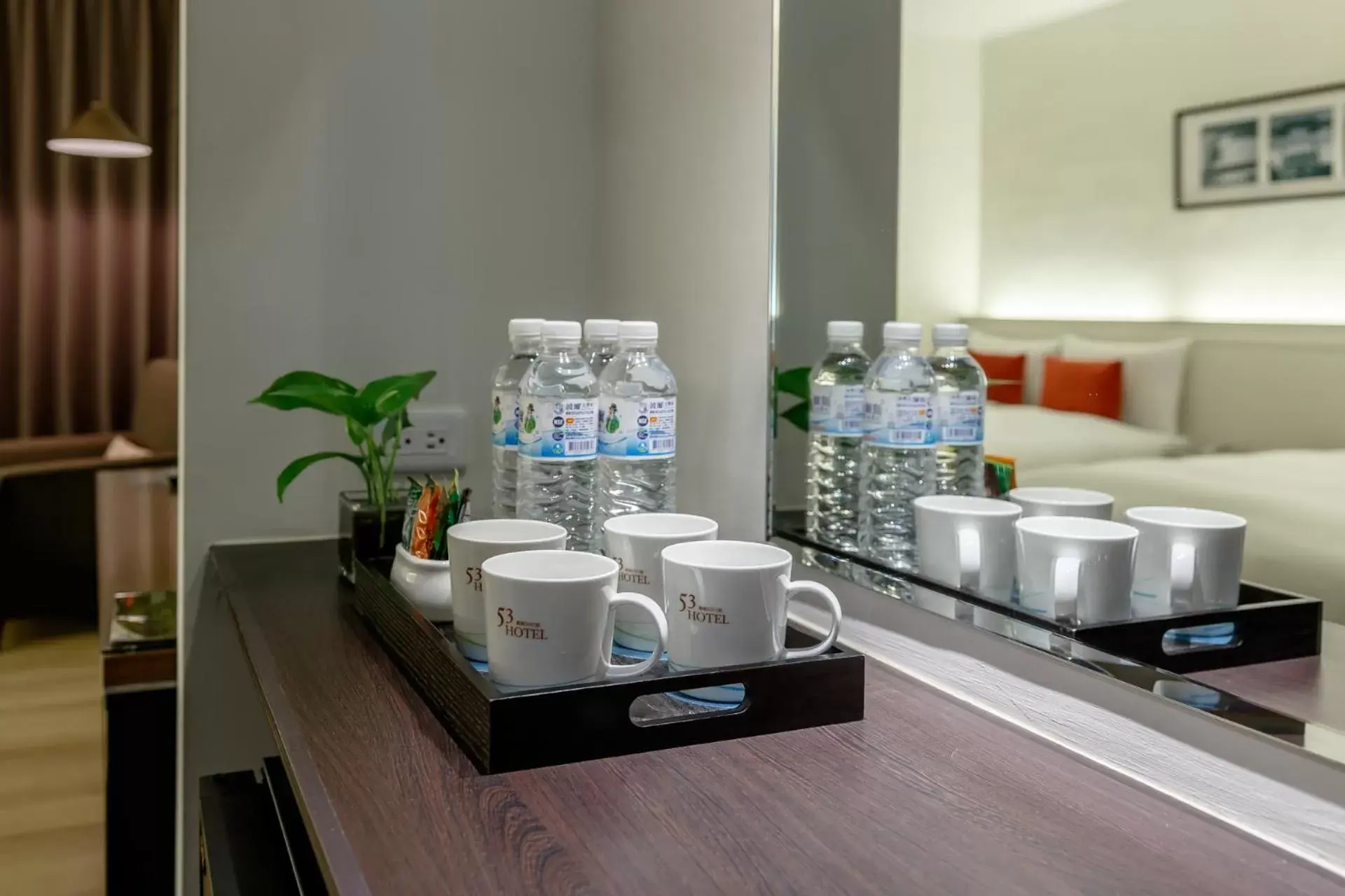 Coffee/tea facilities in 53 Hotel