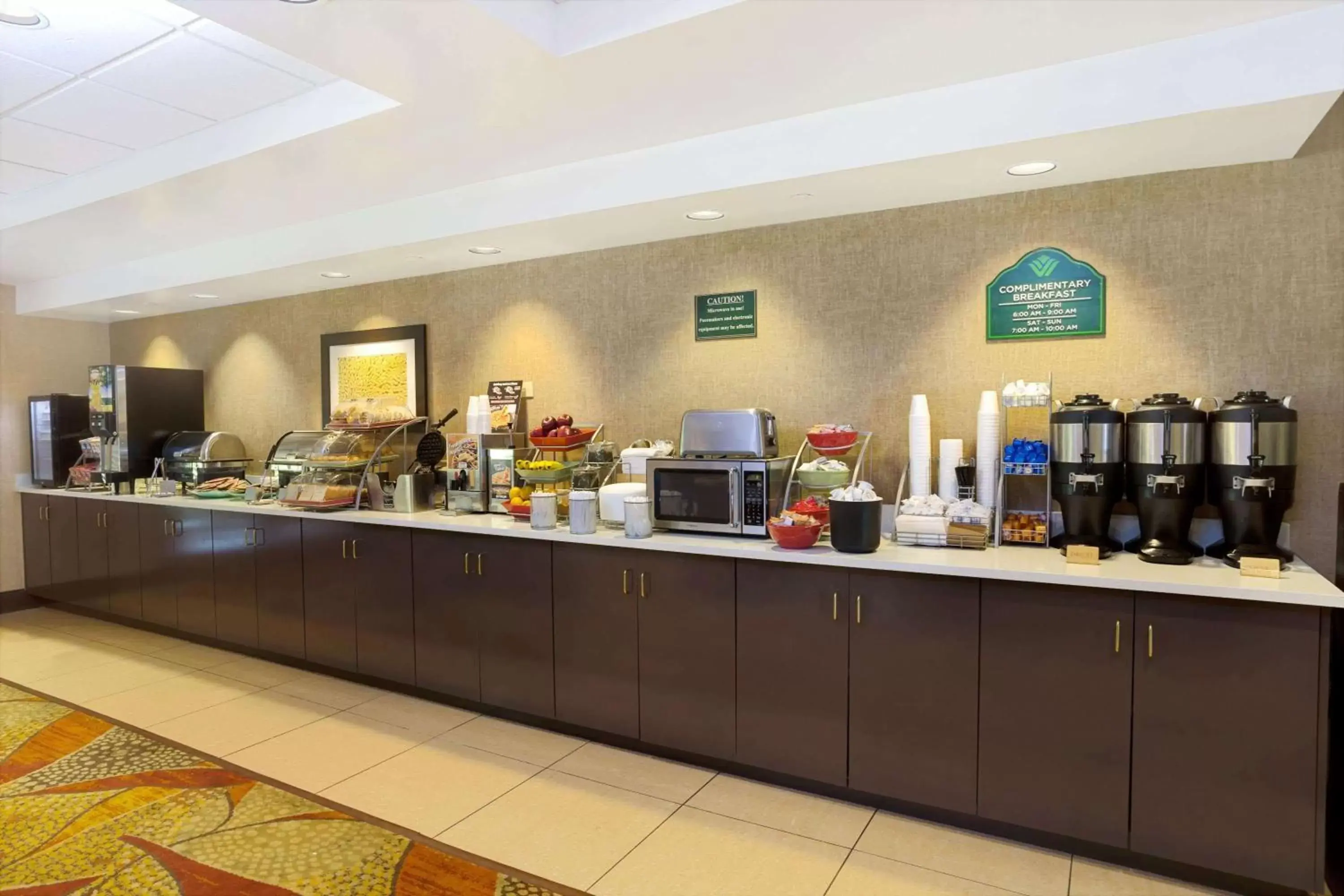 Restaurant/Places to Eat in Wingate by Wyndham Raleigh Durham / Airport