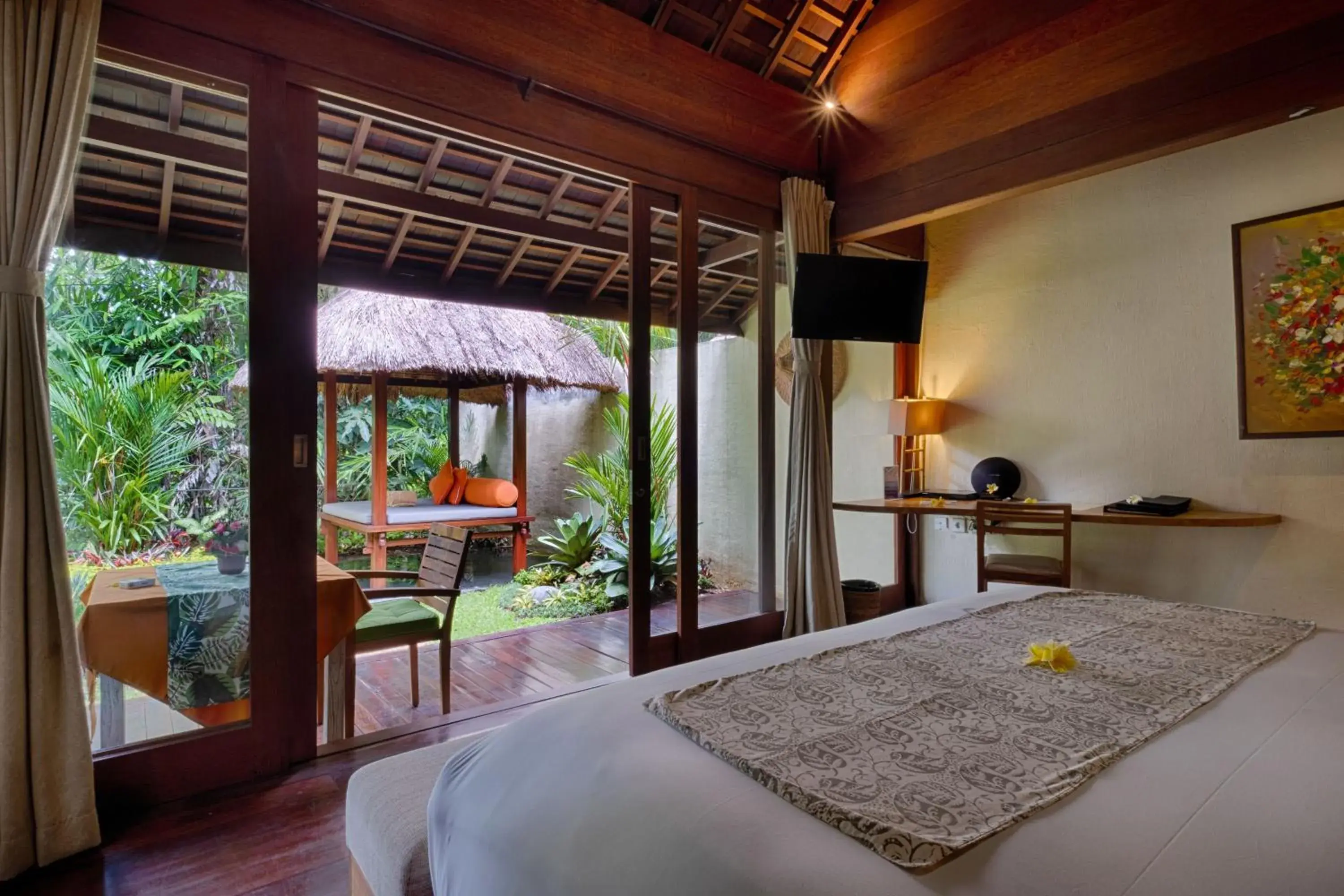 Photo of the whole room, Bed in Ubud Padi Villas