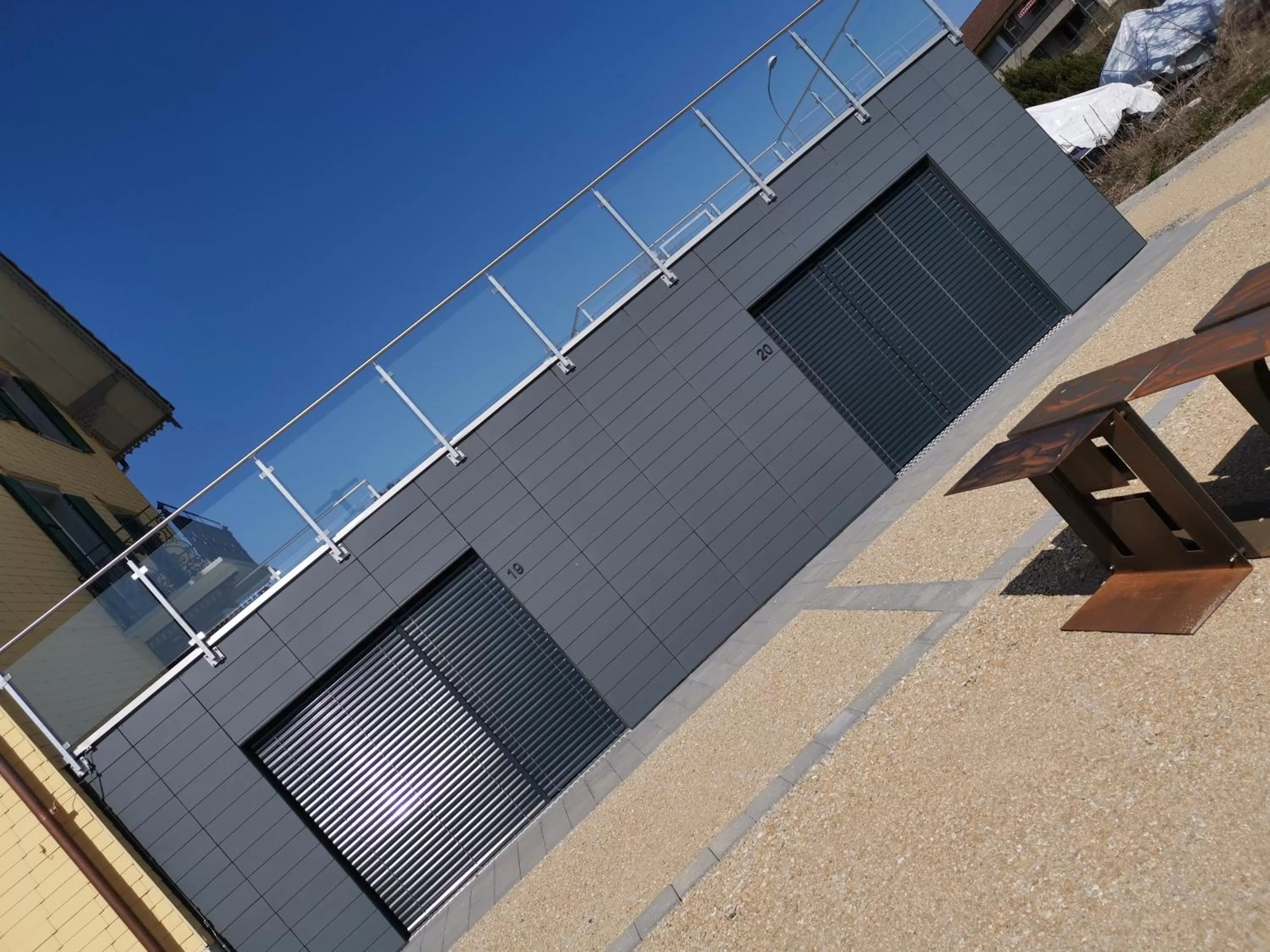 Property building in Boutique Hotel BS16 before Bern City Parking gratis