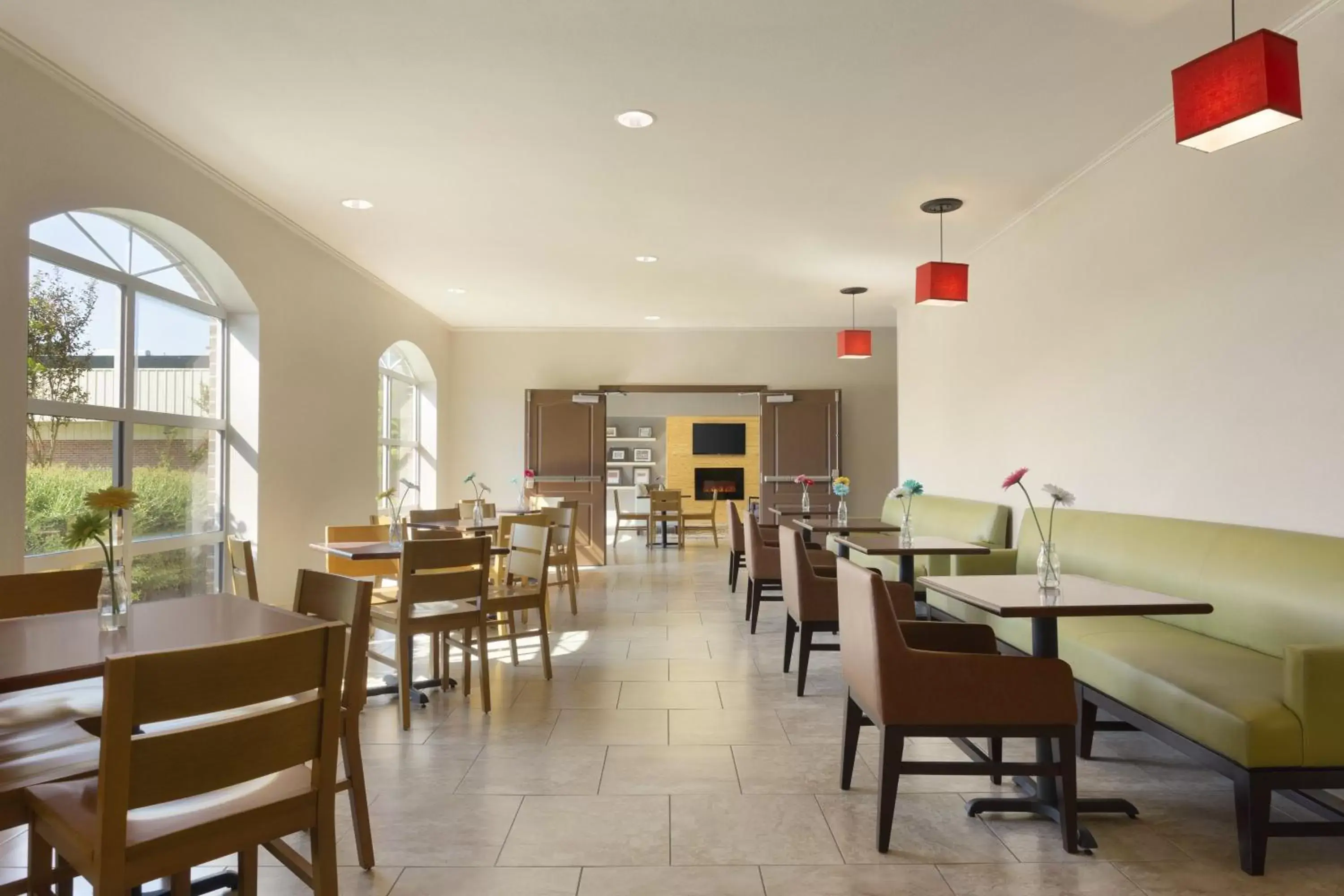 Buffet breakfast, Restaurant/Places to Eat in Country Inn & Suites by Radisson, Pineville, LA