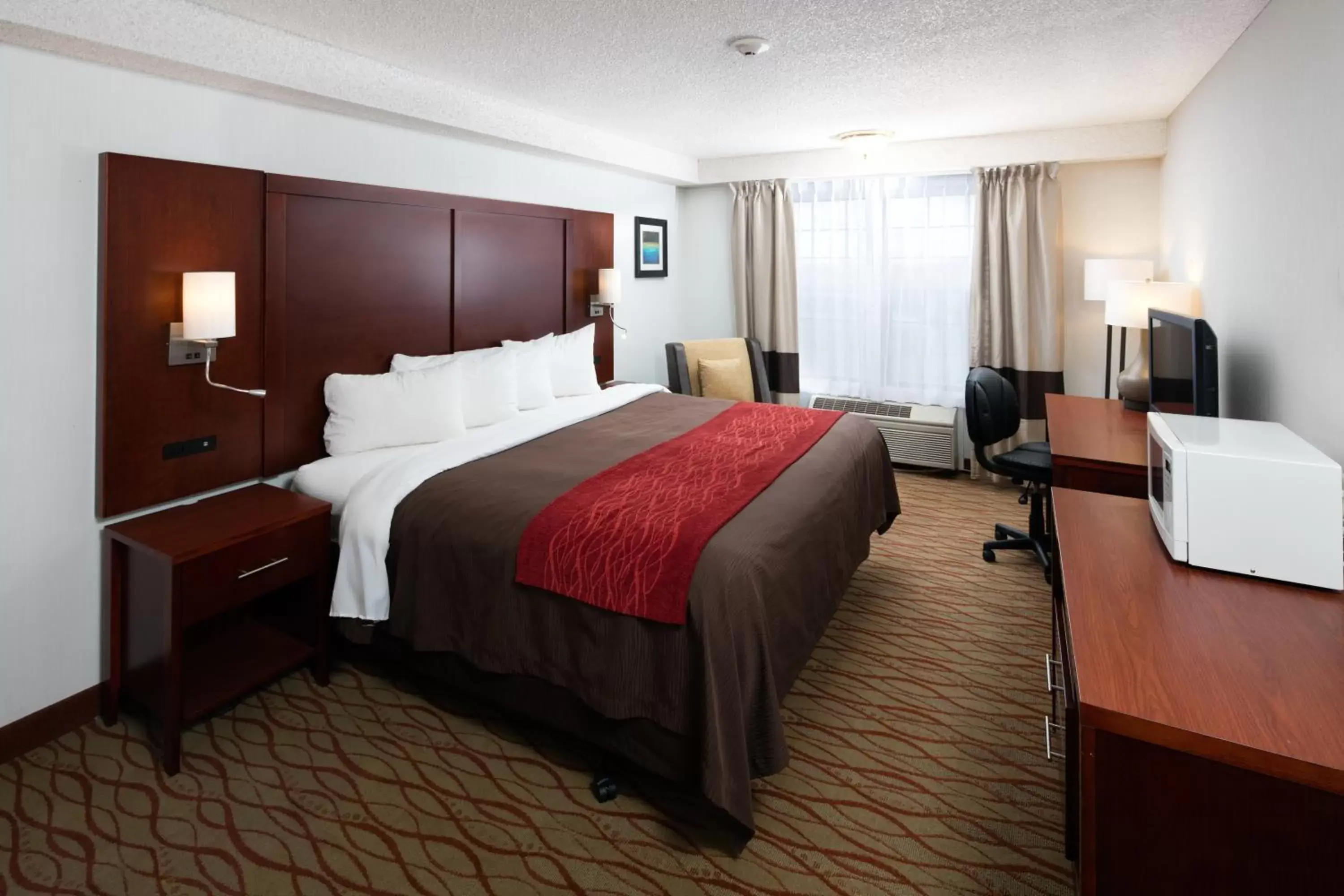 Photo of the whole room, Bed in Red Lion Inn & Suites Auburn