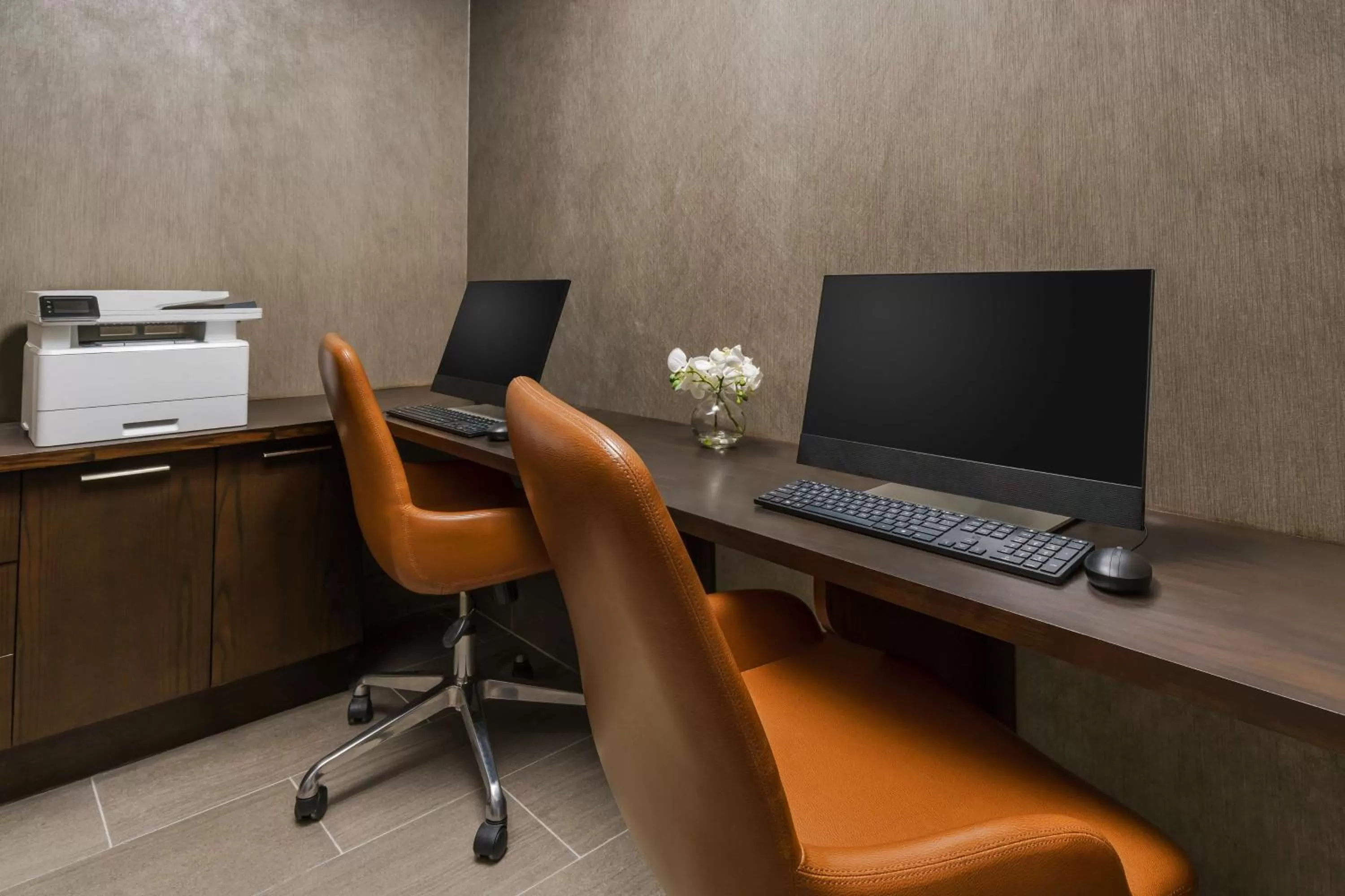 Business facilities in Hilton Garden Inn New York Times Square North