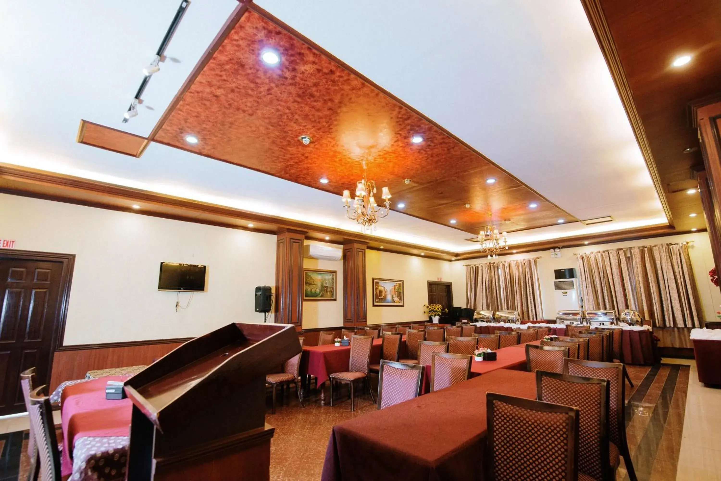 Business facilities, Restaurant/Places to Eat in Hotel San Marco