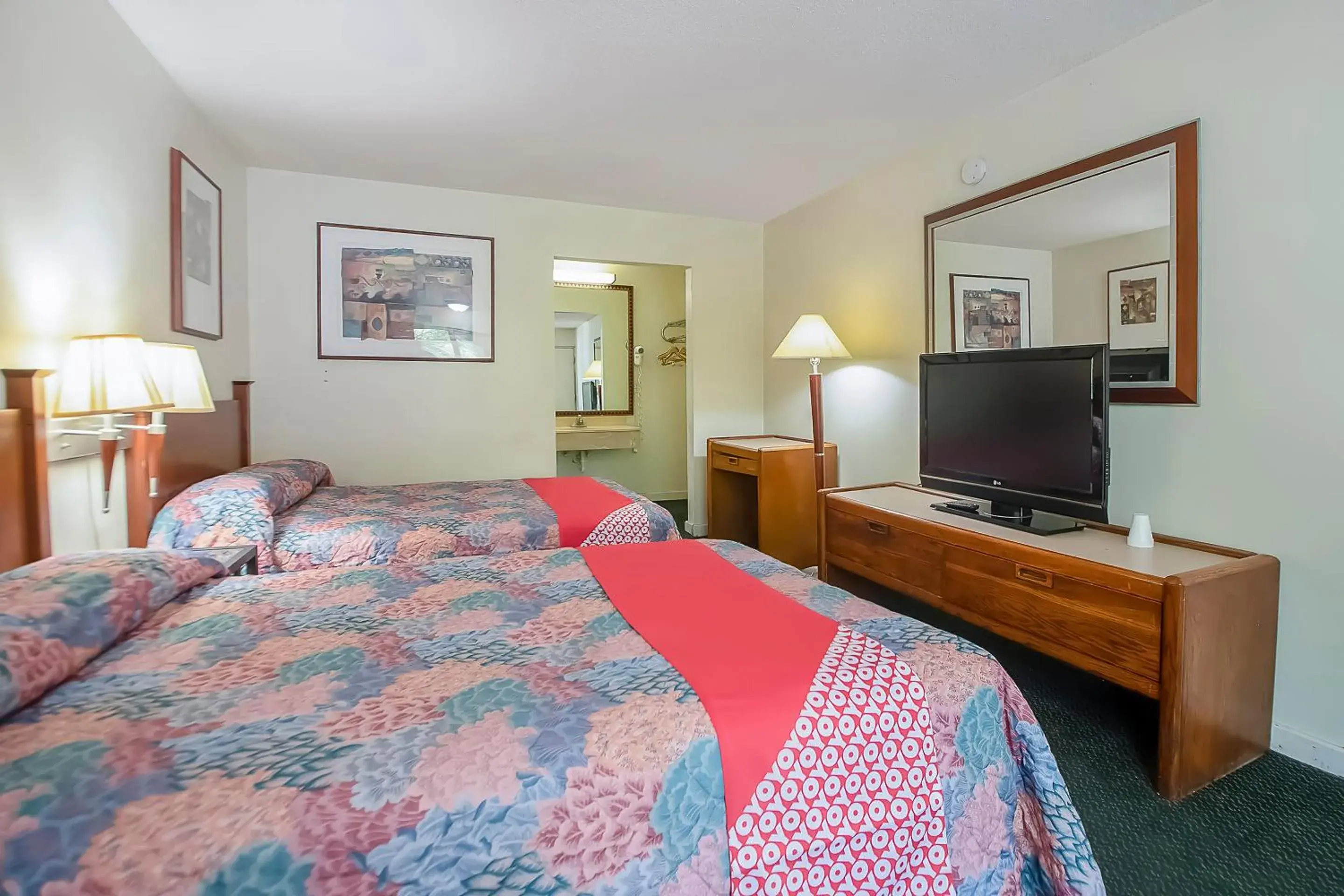 Bedroom, Bed in Hotel O Daylight Inn Elkhart I-90, IN