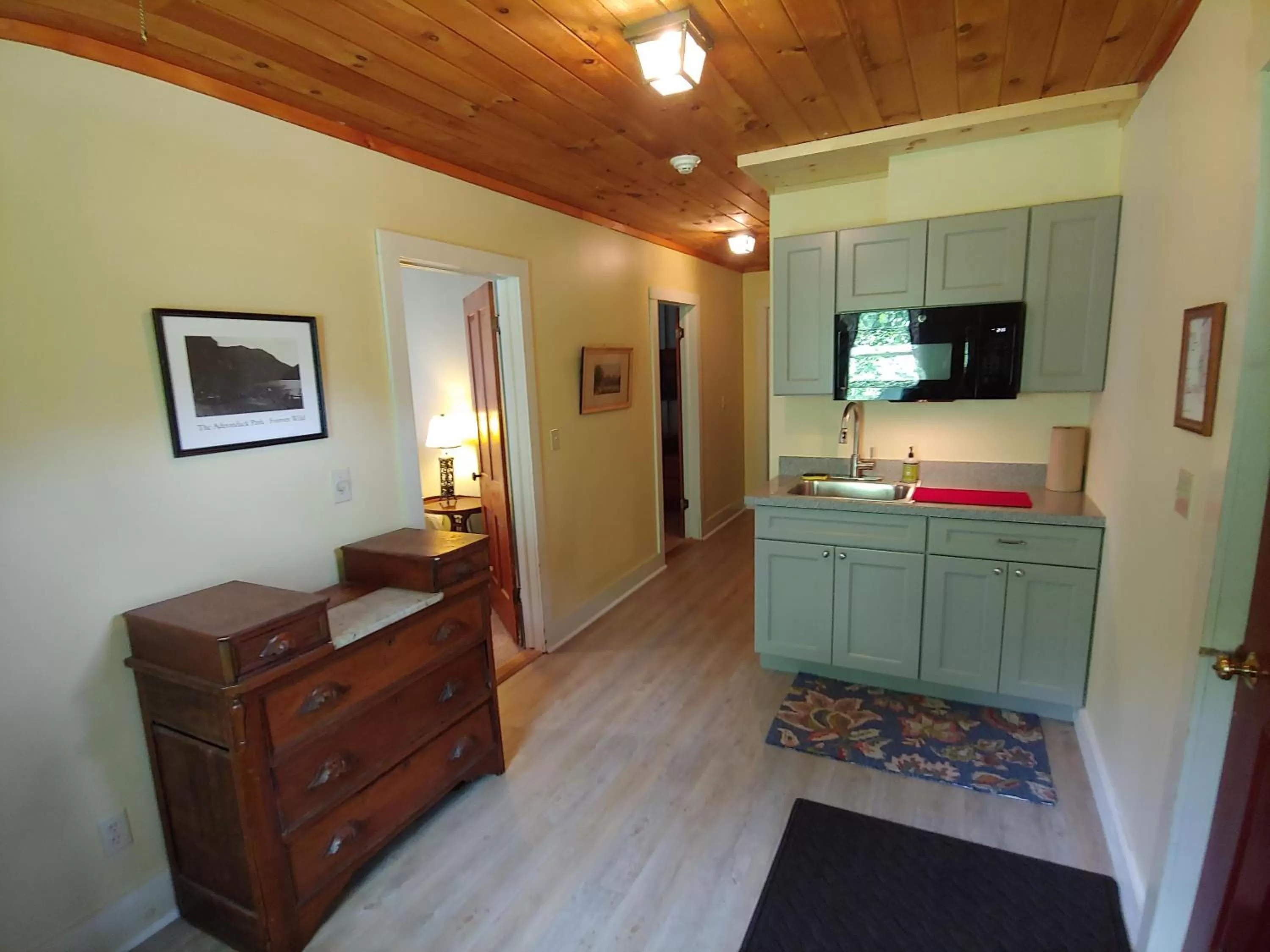 Kitchen/Kitchenette in Keene Valley Lodge