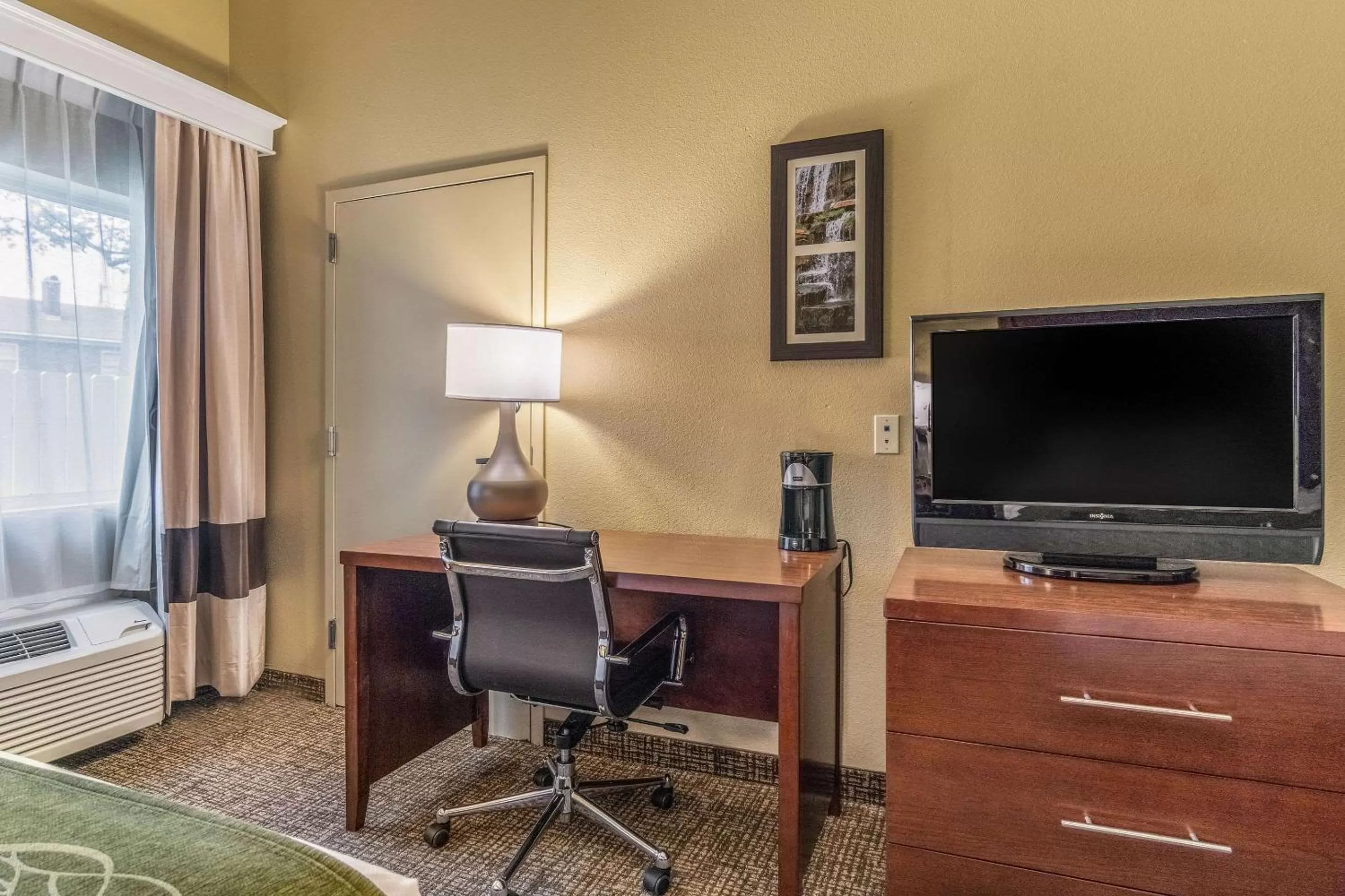 Photo of the whole room in Comfort Inn & Suites Tuscumbia-Muscle Shoals
