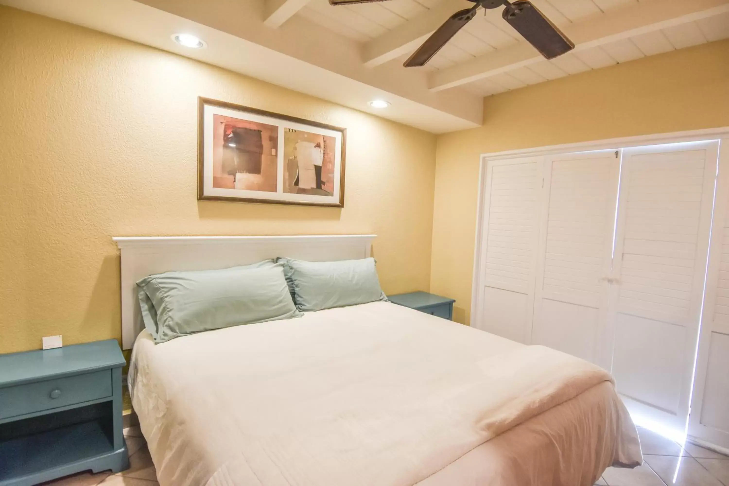 Bedroom, Bed in Quinta Pacifica Beachfront Villas