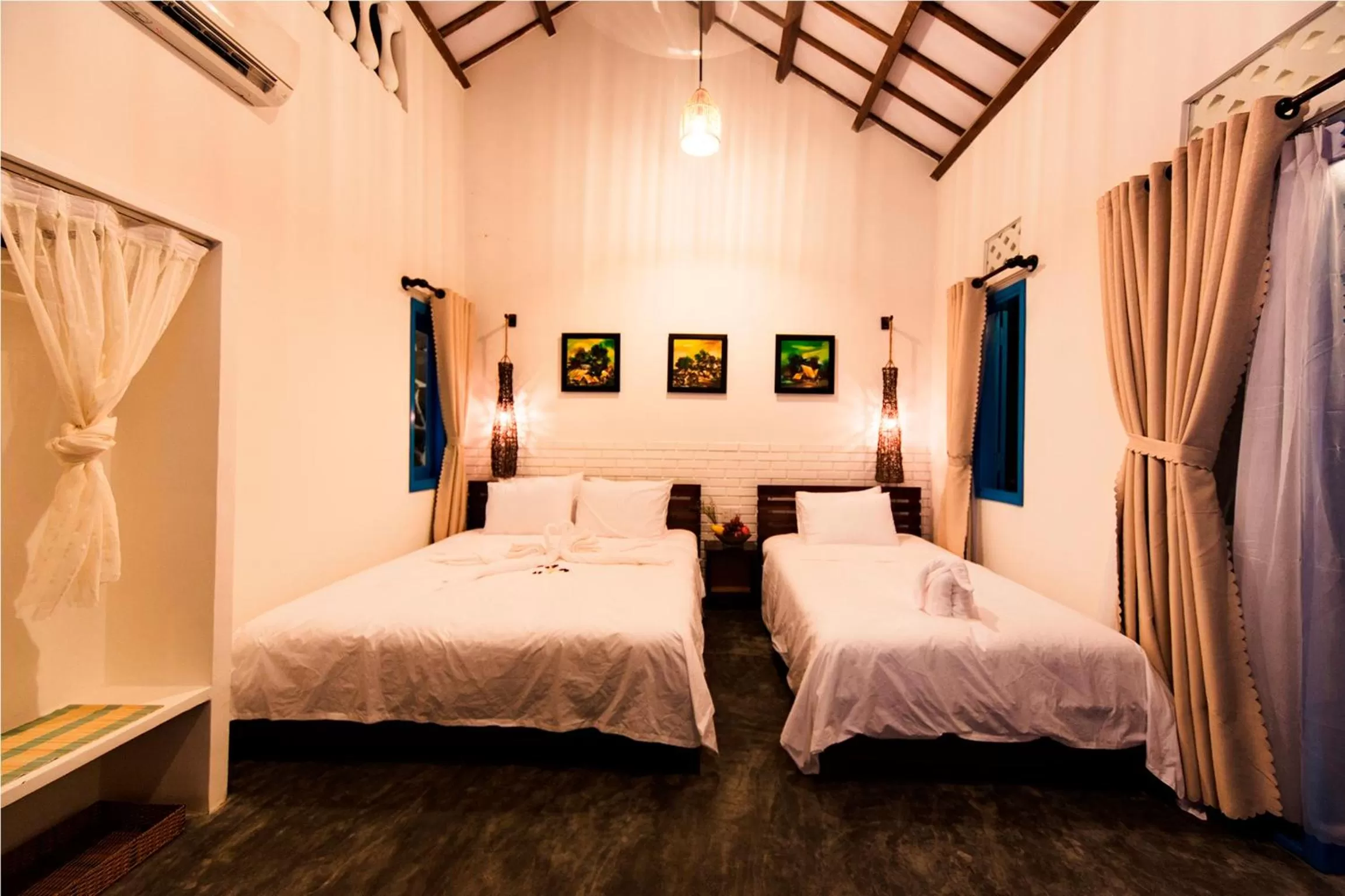Bedroom, Bed in Cashew Tree Bungalow