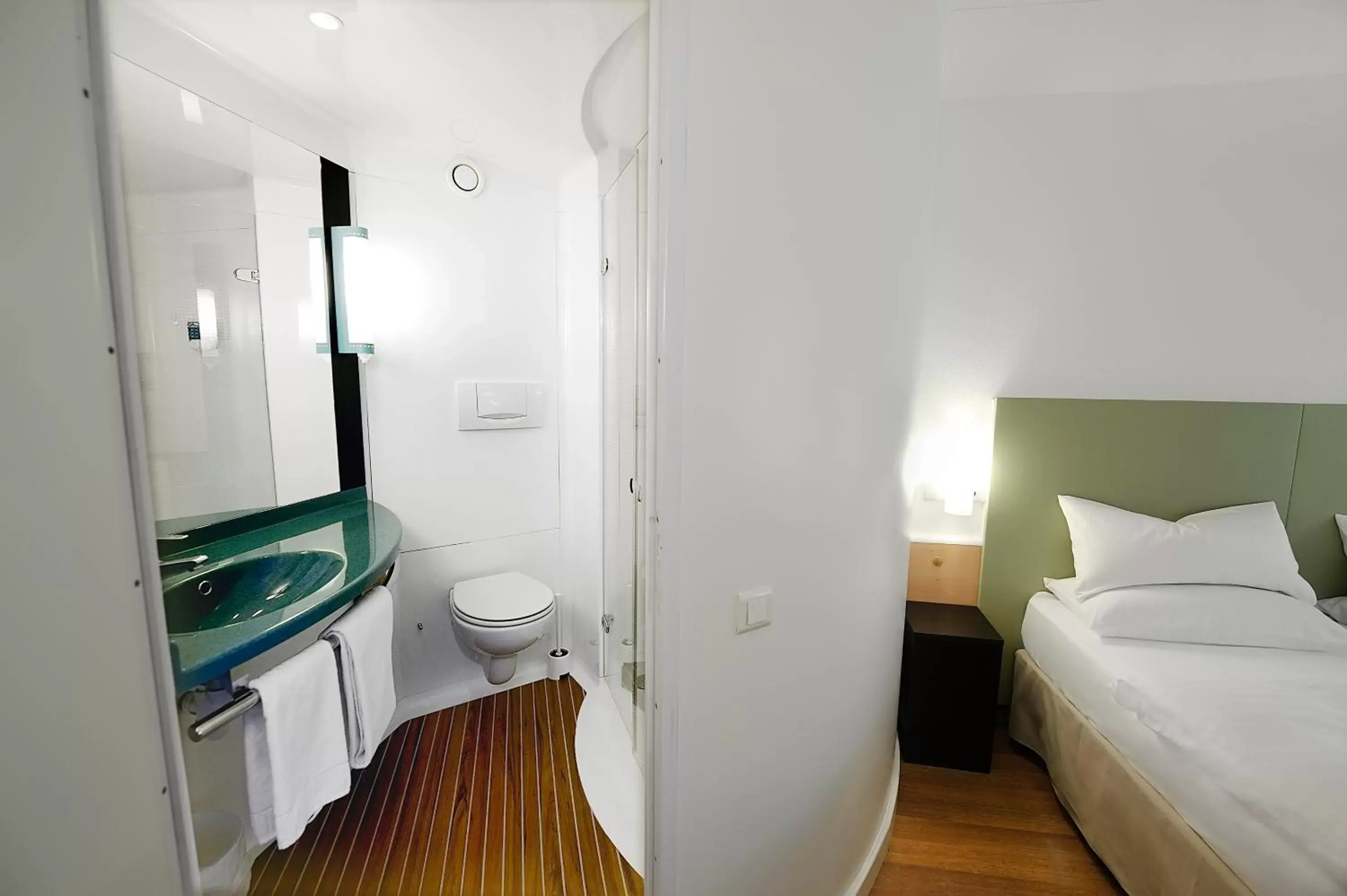 Bed, Bathroom in Good Morning Kista