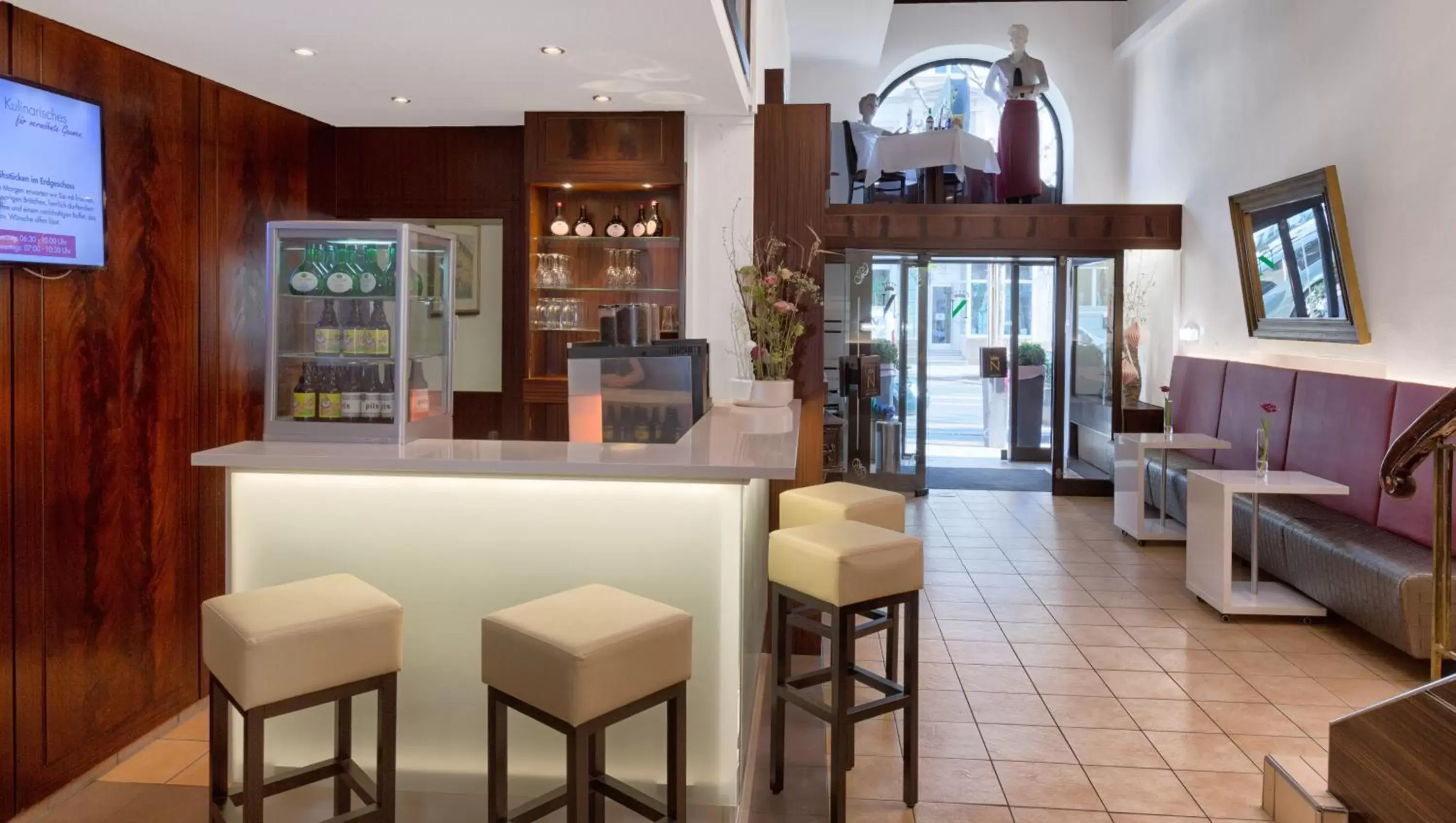 Lounge or bar in Hotel National Lounge or bar in Hotel National