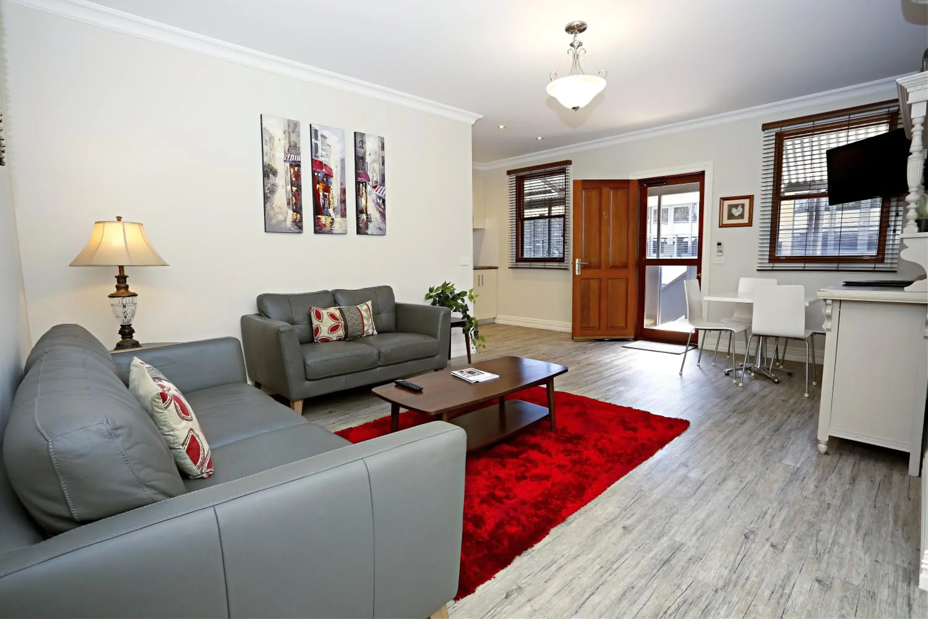 Living room, Seating Area in CocknBull Boutique Hotel Echuca