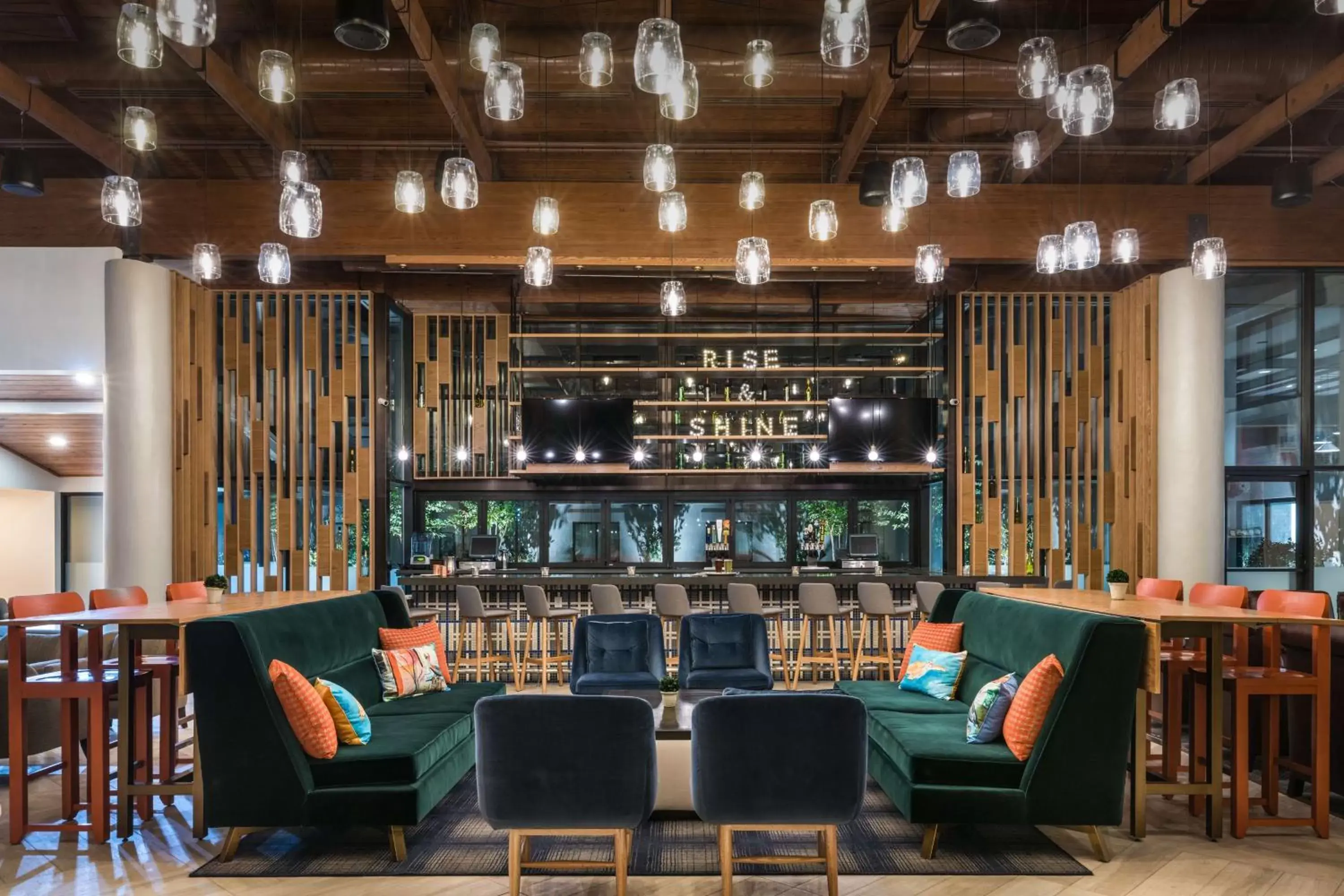 Lounge or bar in DoubleTree by Hilton Gainesville Lounge or bar in DoubleTree by Hilton Gainesville