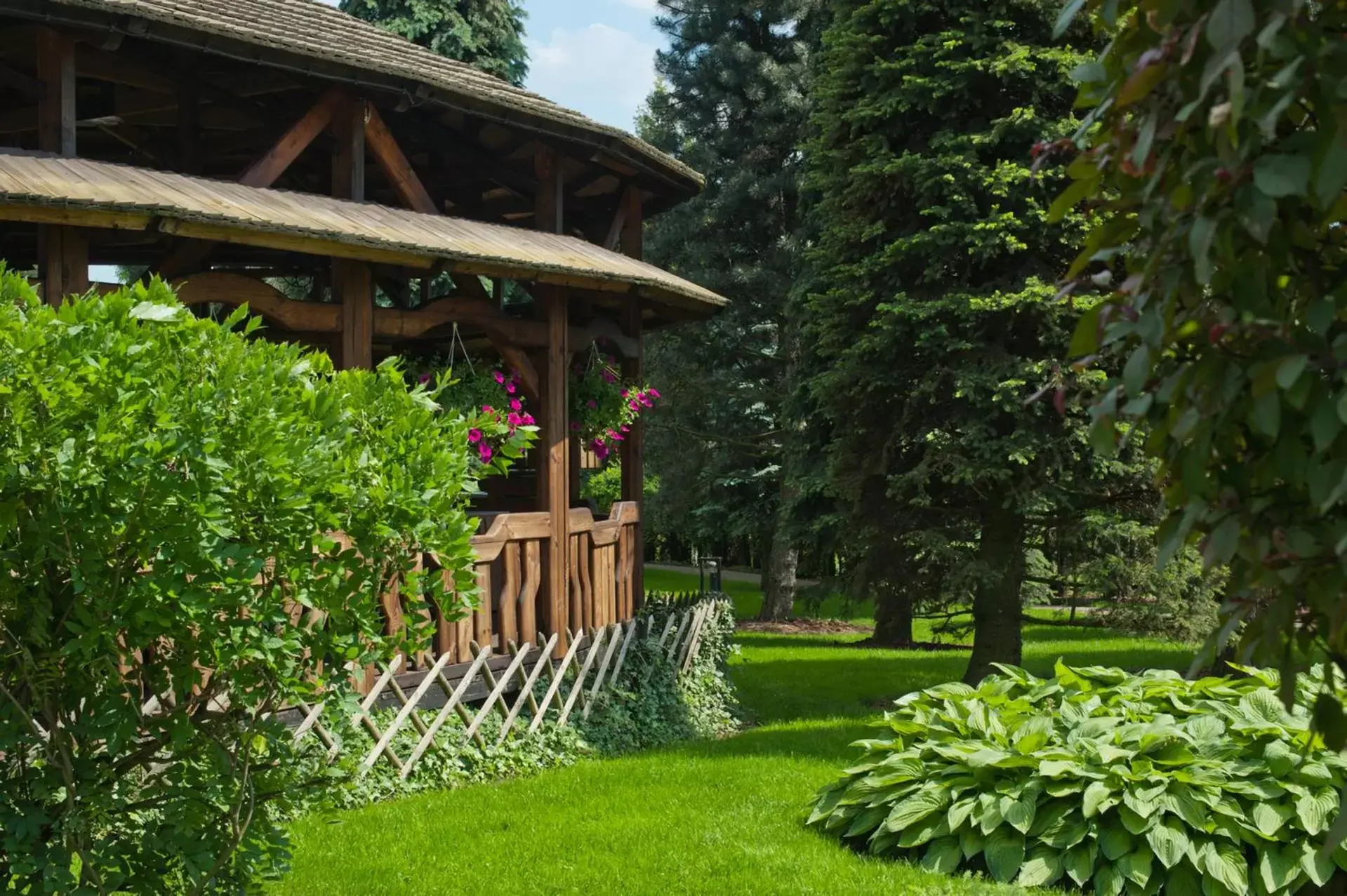 Garden, Property Building in Booking Hotel Crown Piast & Spa