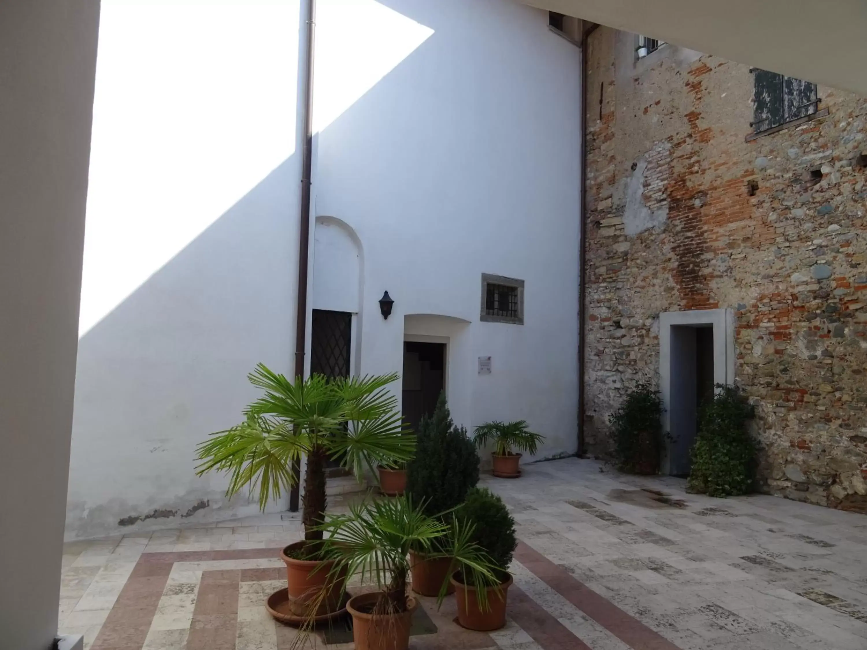 Patio, Property Building in CharmeRooms Villa Moroni