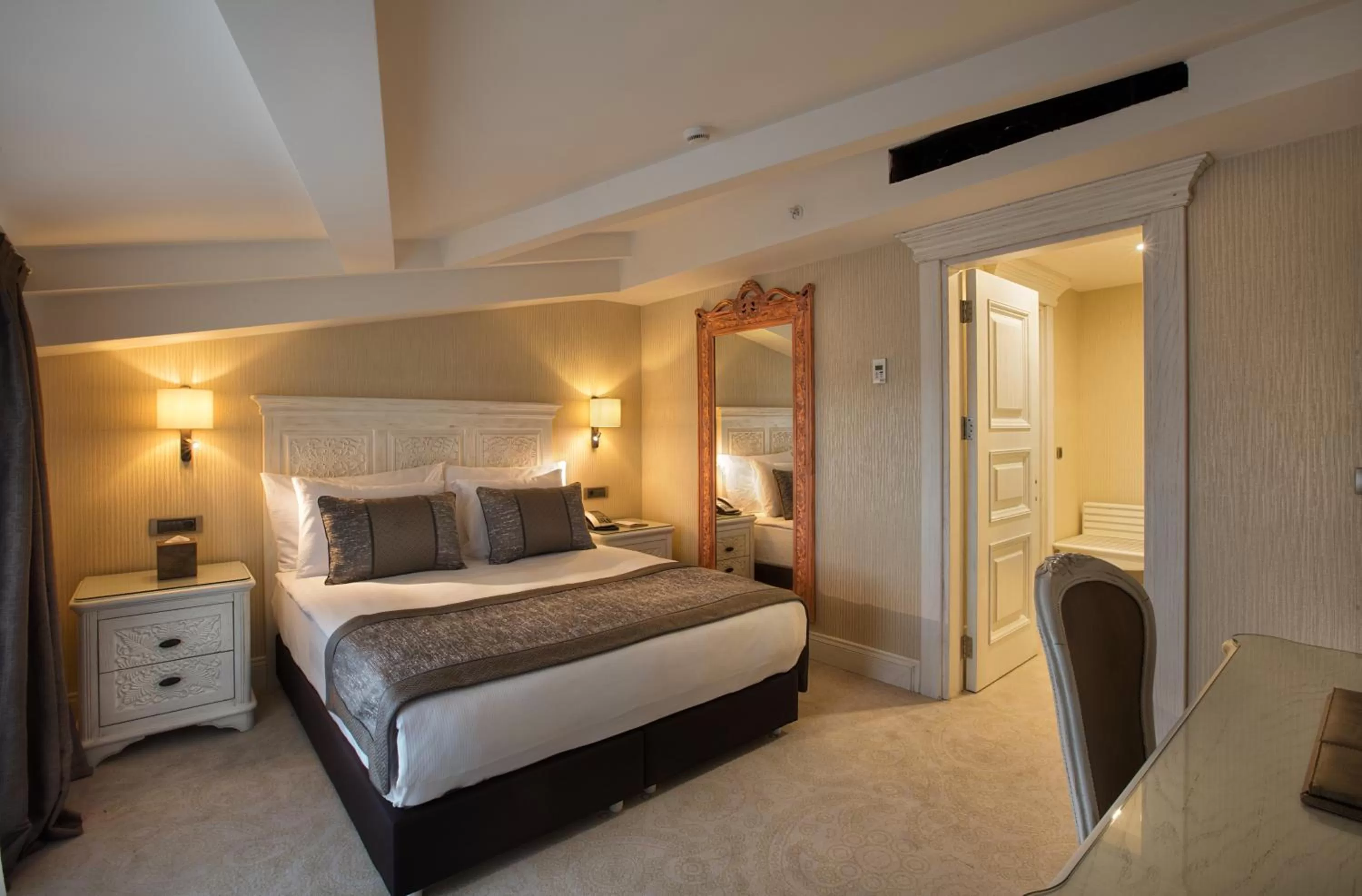 Bedroom, Bed in Ottoman's Life Hotel Deluxe