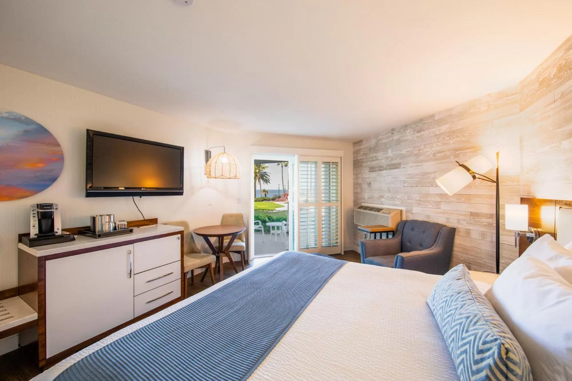 Photo of the whole room, Bed in SeaCrest Oceanfront Hotel