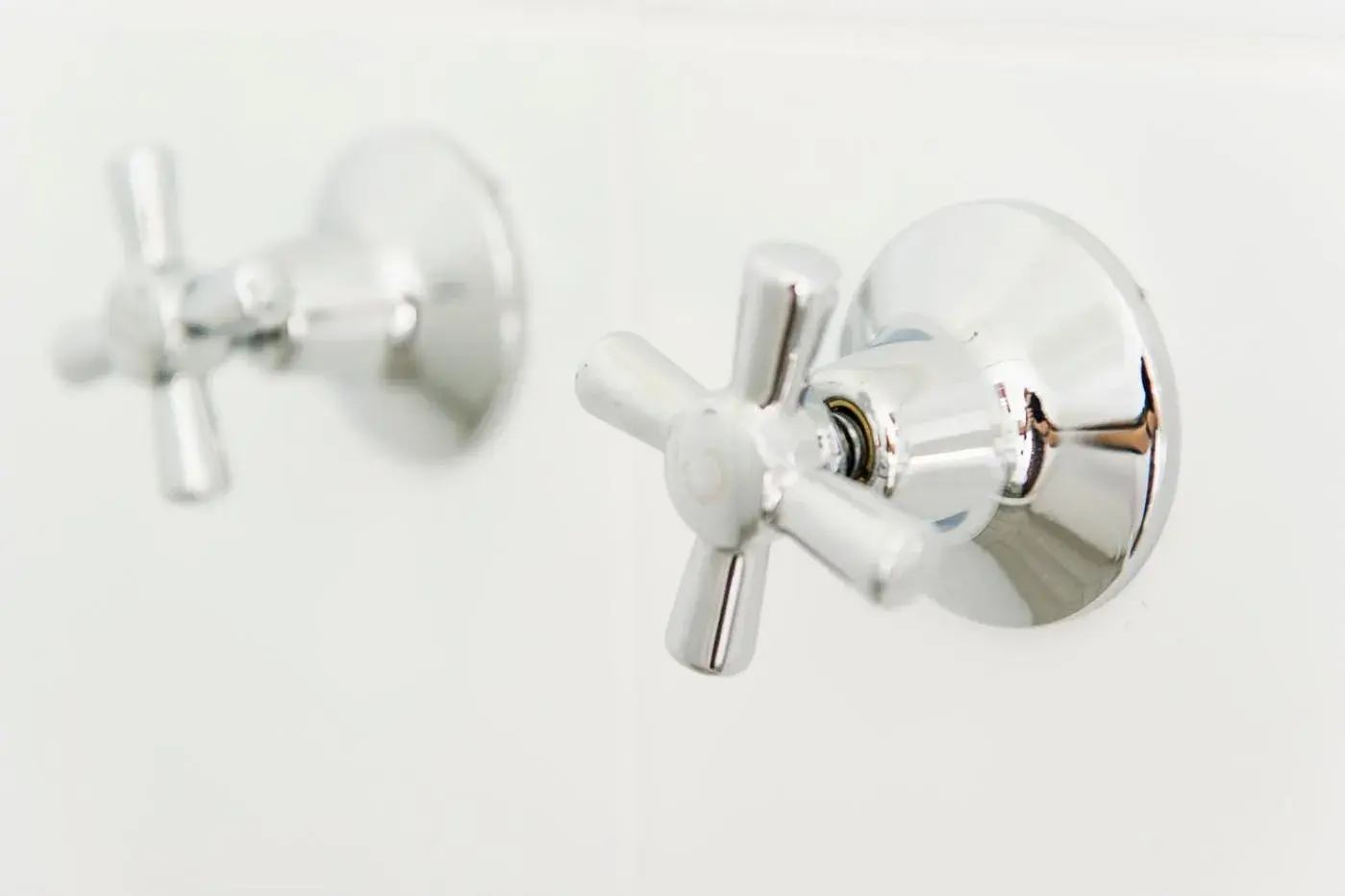 Decorative detail, Bathroom in Cherry Blossom Motor Inn