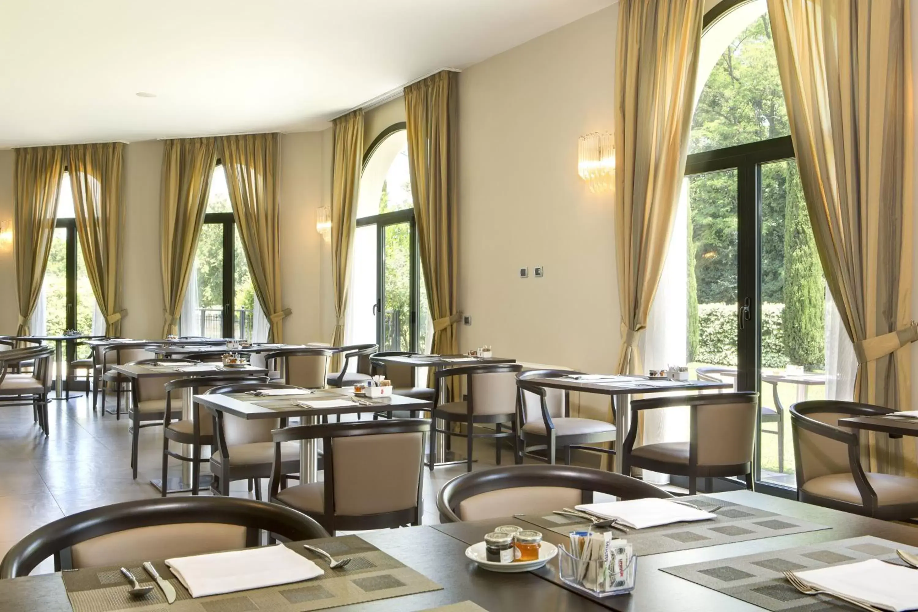 Restaurant/places to eat in Maranello Palace Restaurant/places to eat in Maranello Palace