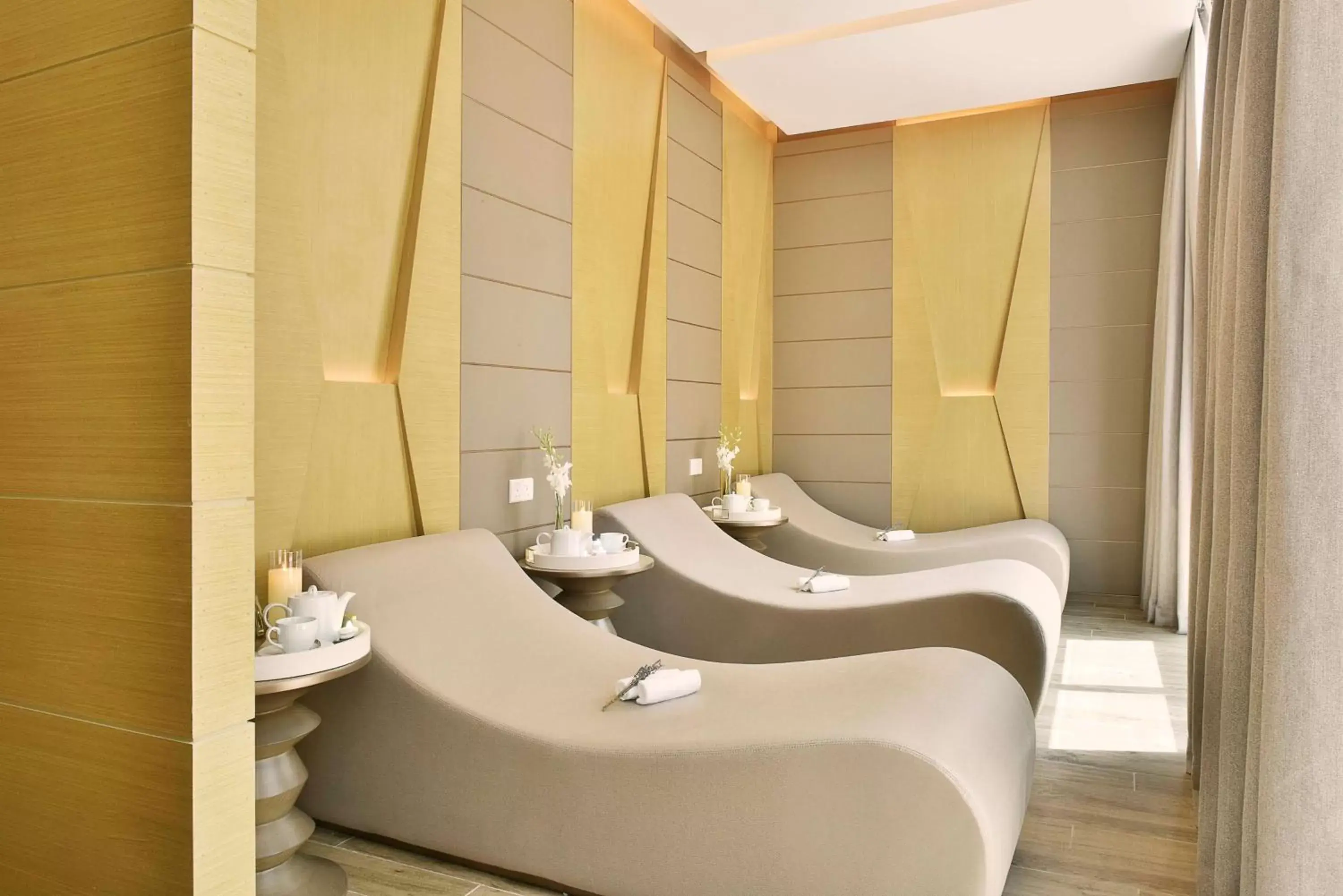 Spa and wellness centre/facilities, Bathroom in Hilton Bahrain