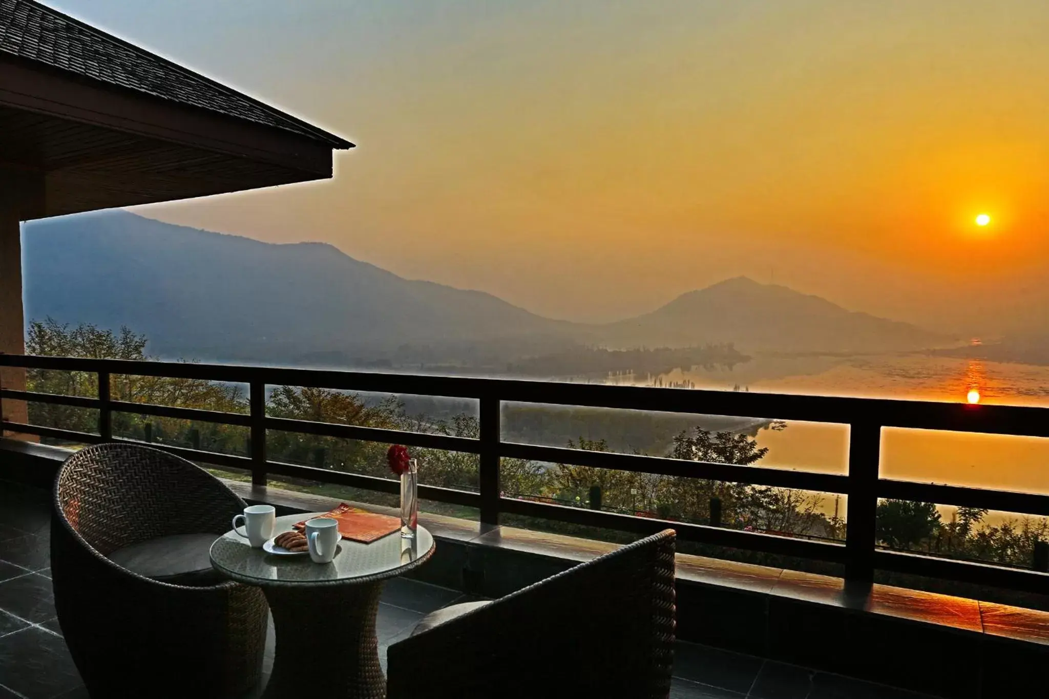 Sunset in Vivanta Dal View