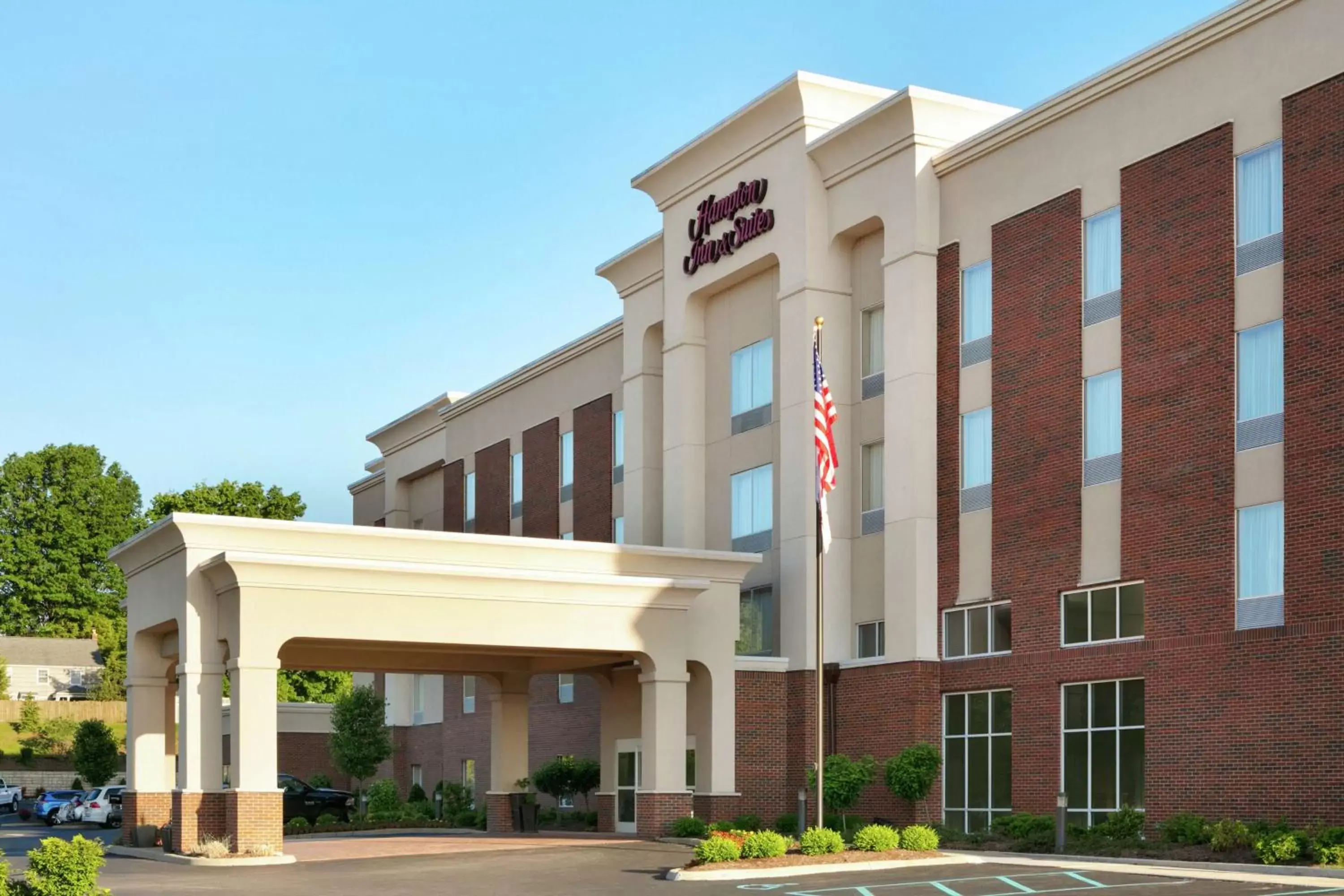 Property Building in Hampton Inn and Suites Parkersburg Downtown