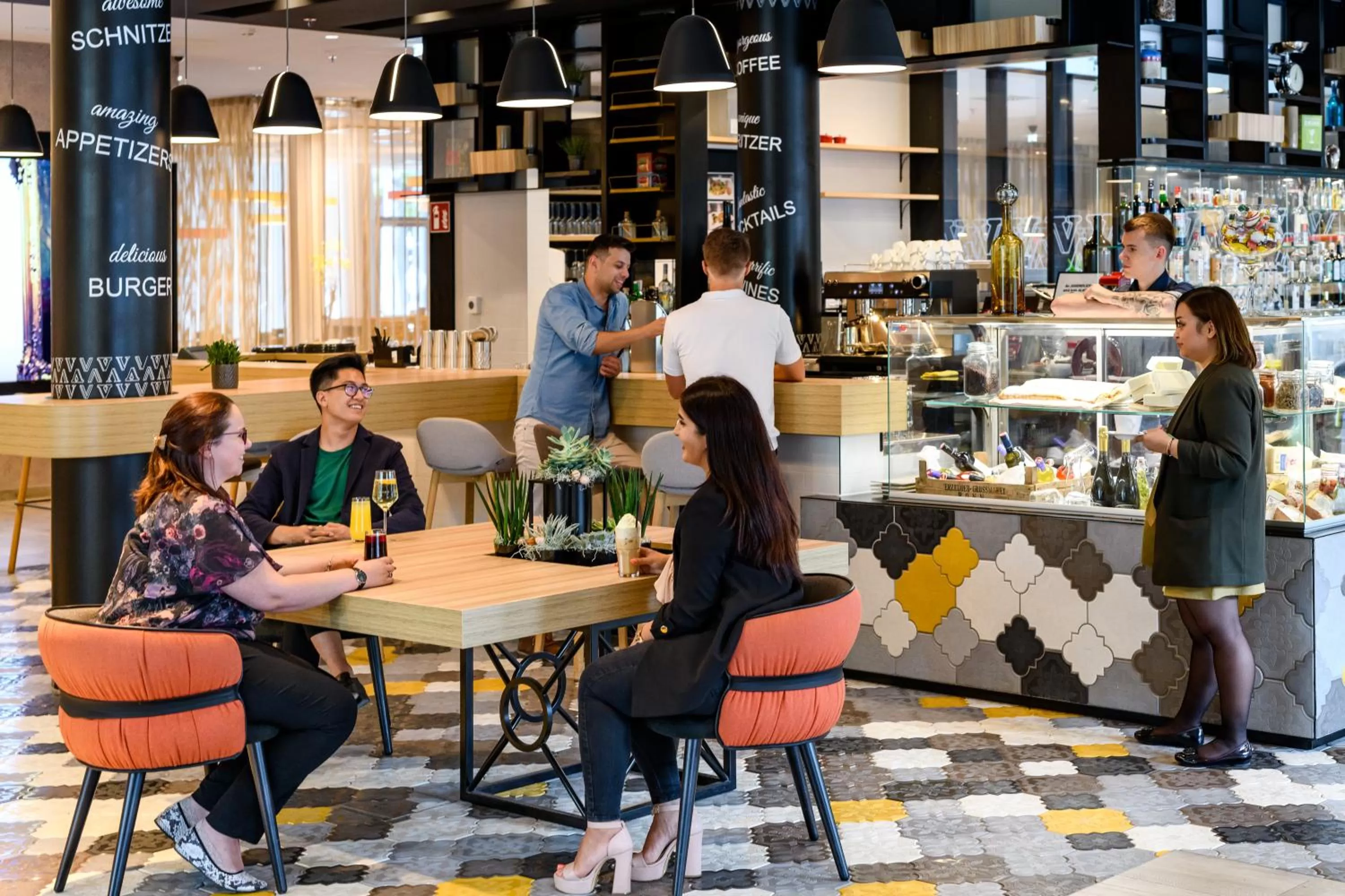 Lounge or bar in Novotel Wien Hauptbahnhof